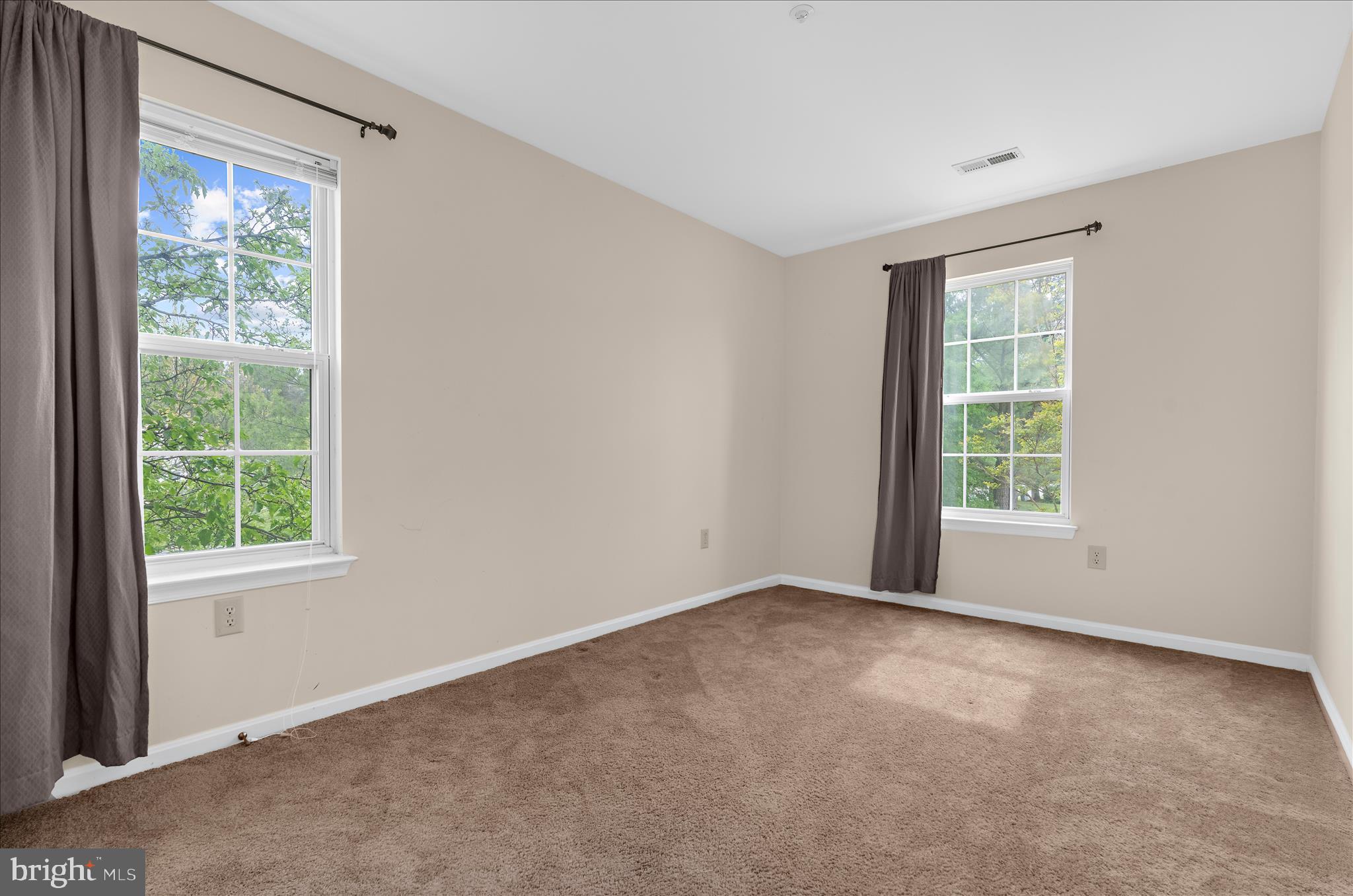 SEVEN OAKS - Residential