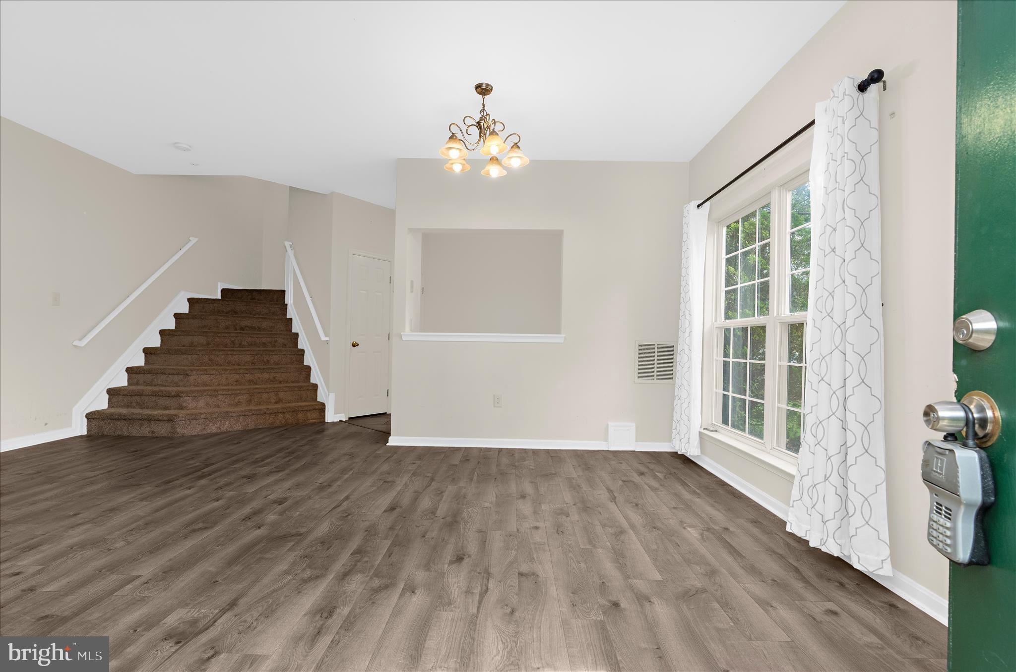 SEVEN OAKS - Residential