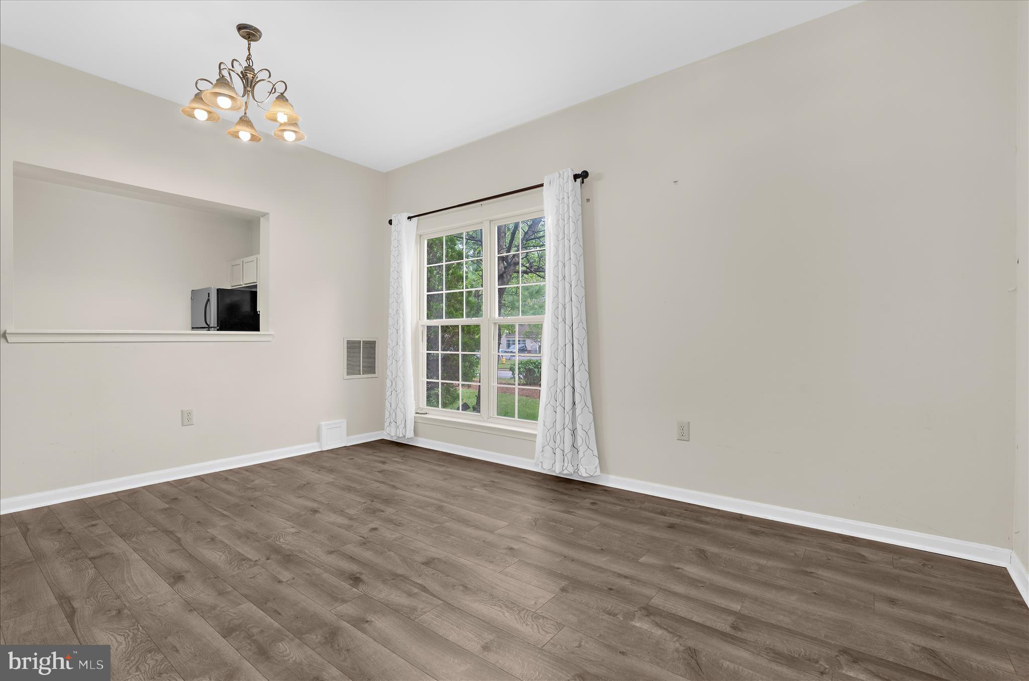 SEVEN OAKS - Residential