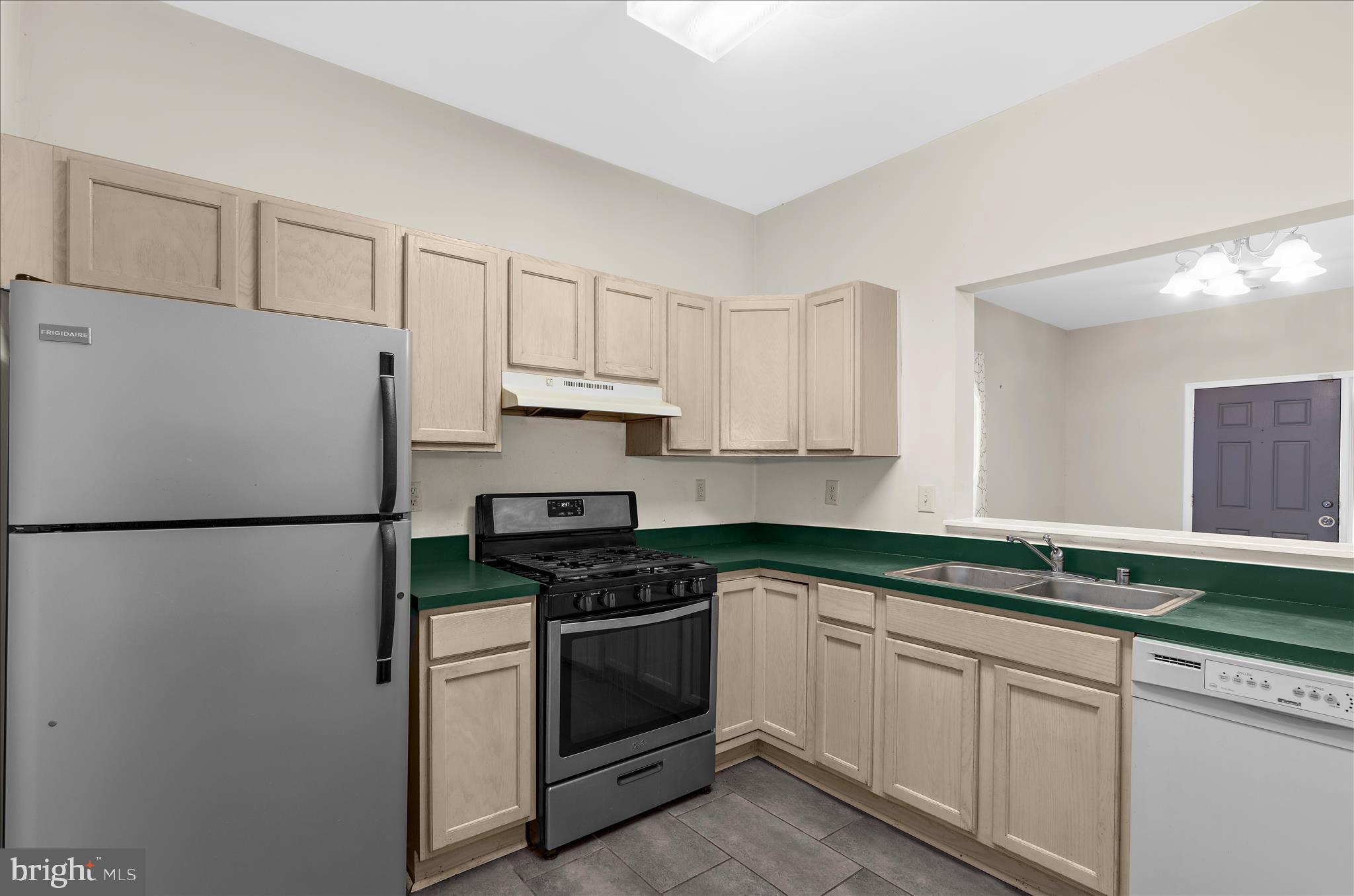 SEVEN OAKS - Residential