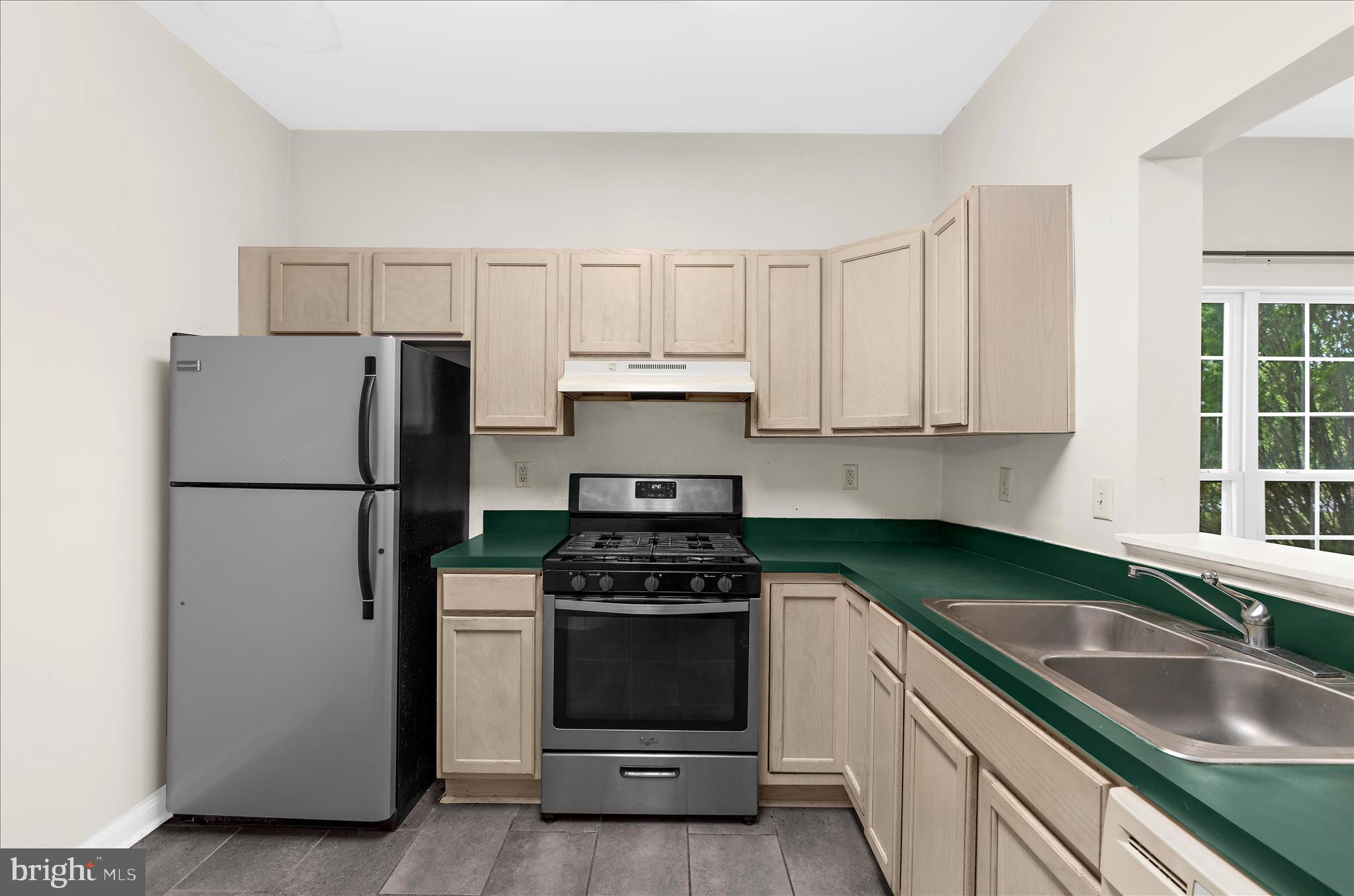 SEVEN OAKS - Residential