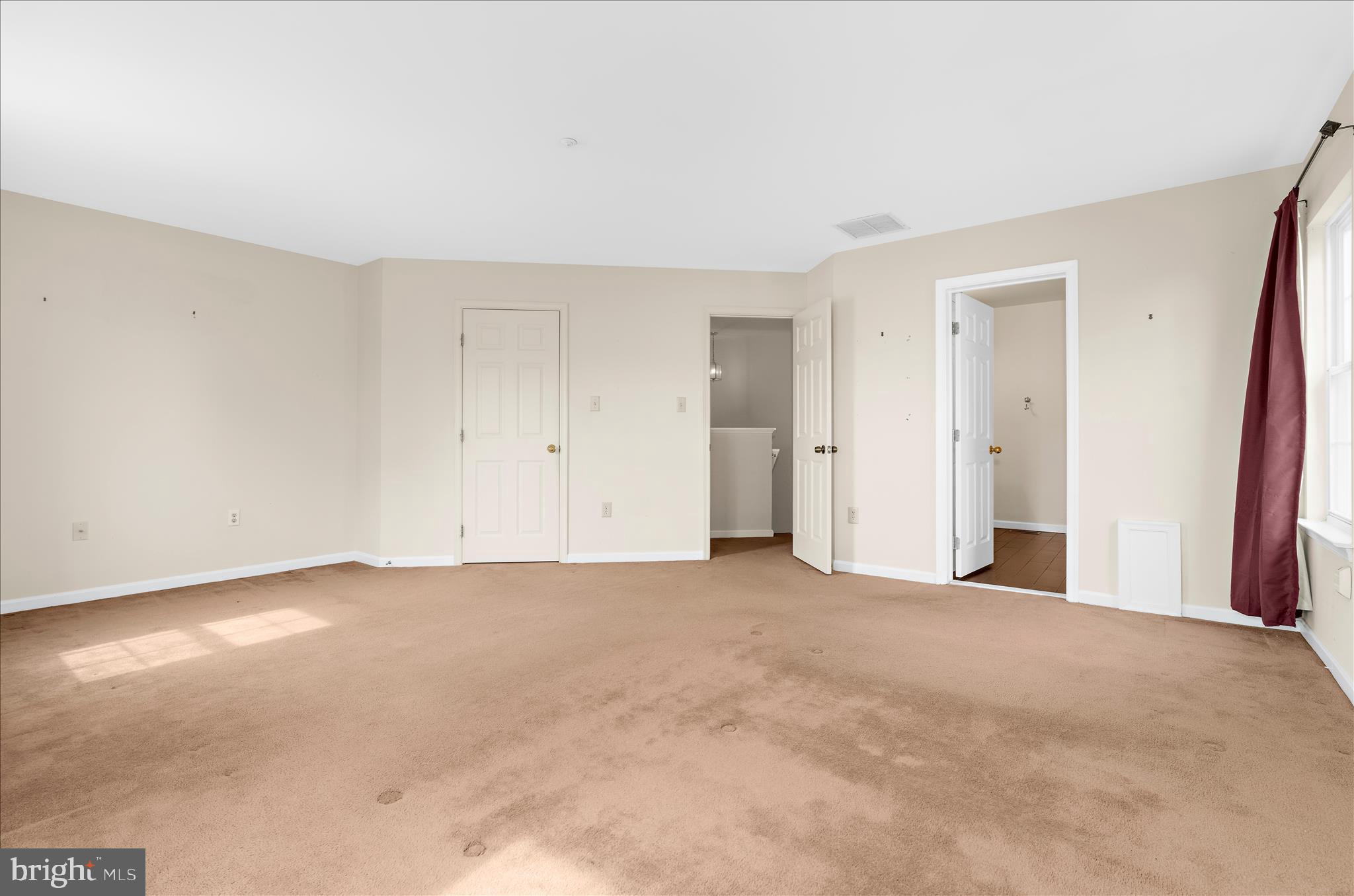 SEVEN OAKS - Residential