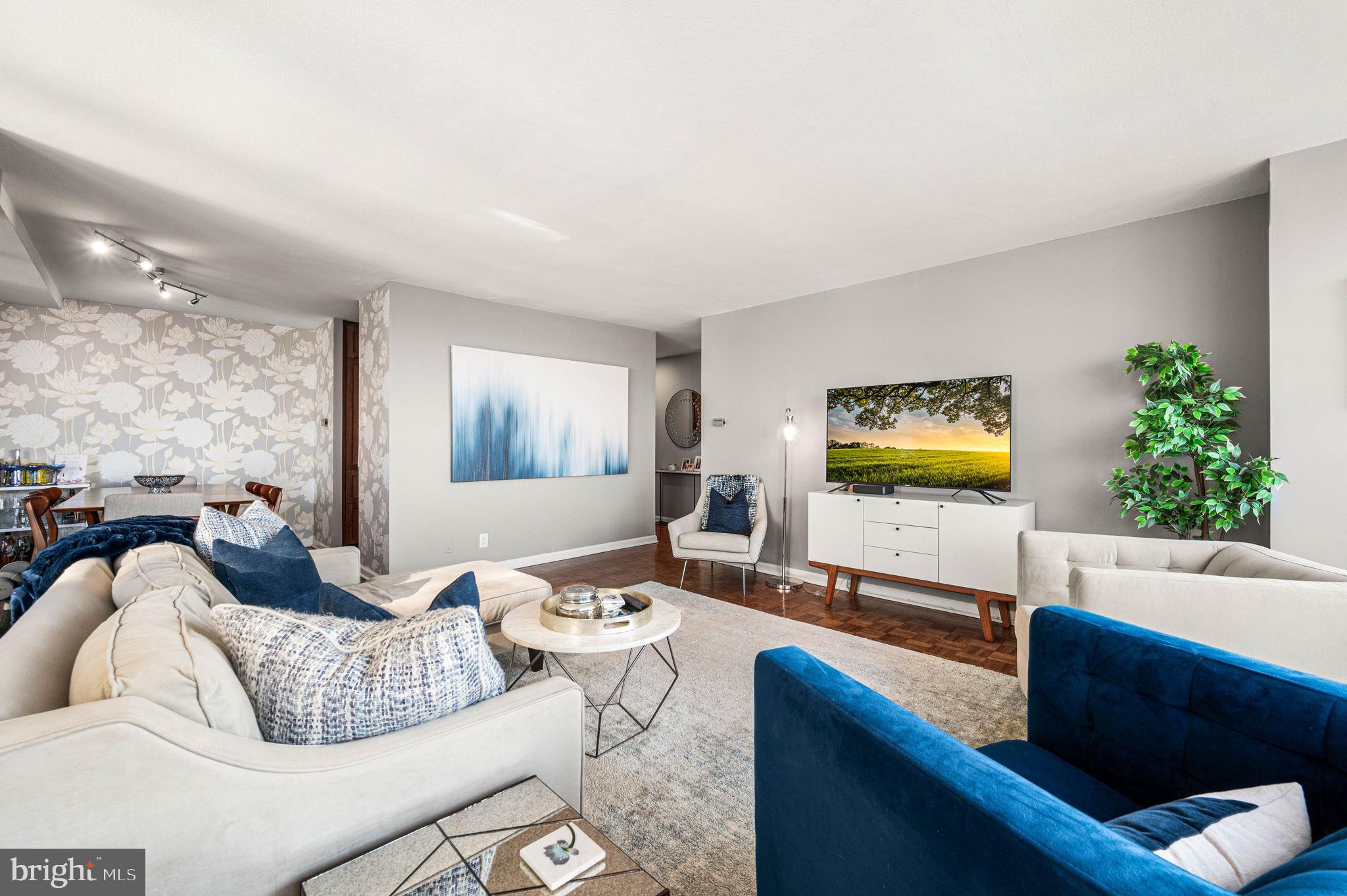 224 W RITTENHOUSE 2010