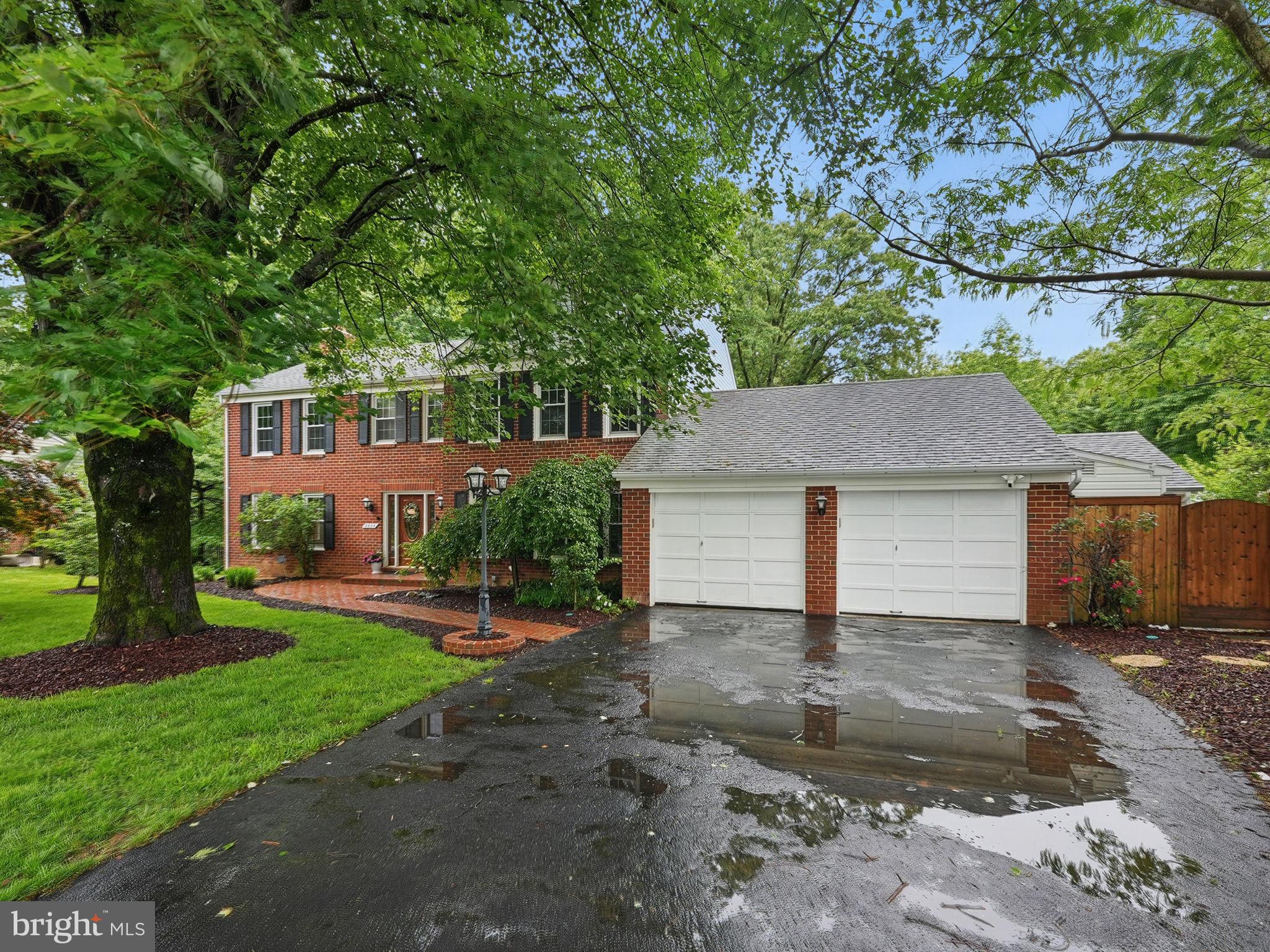 FOX MILL WOODS - Residential