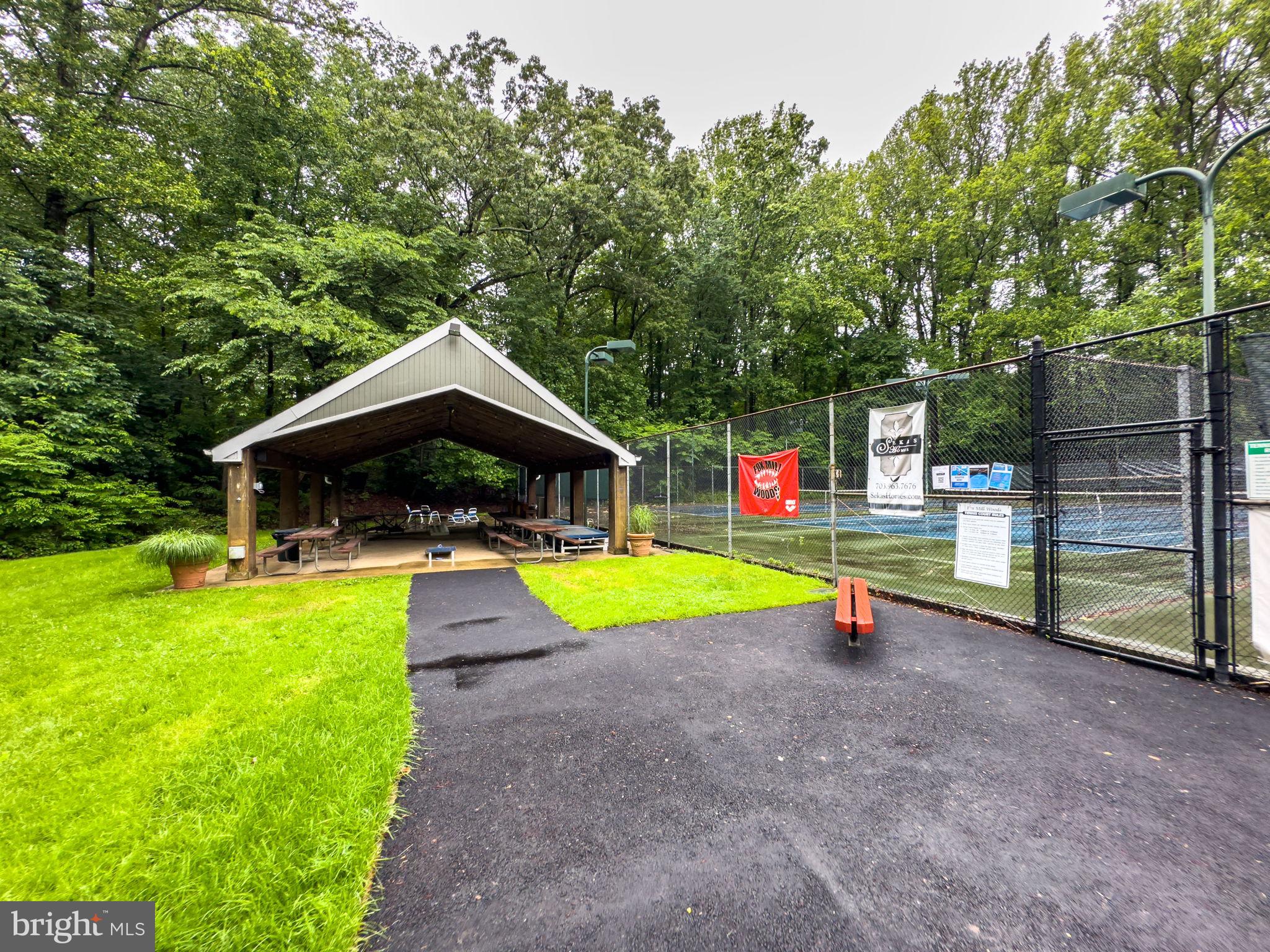 FOX MILL WOODS - Residential