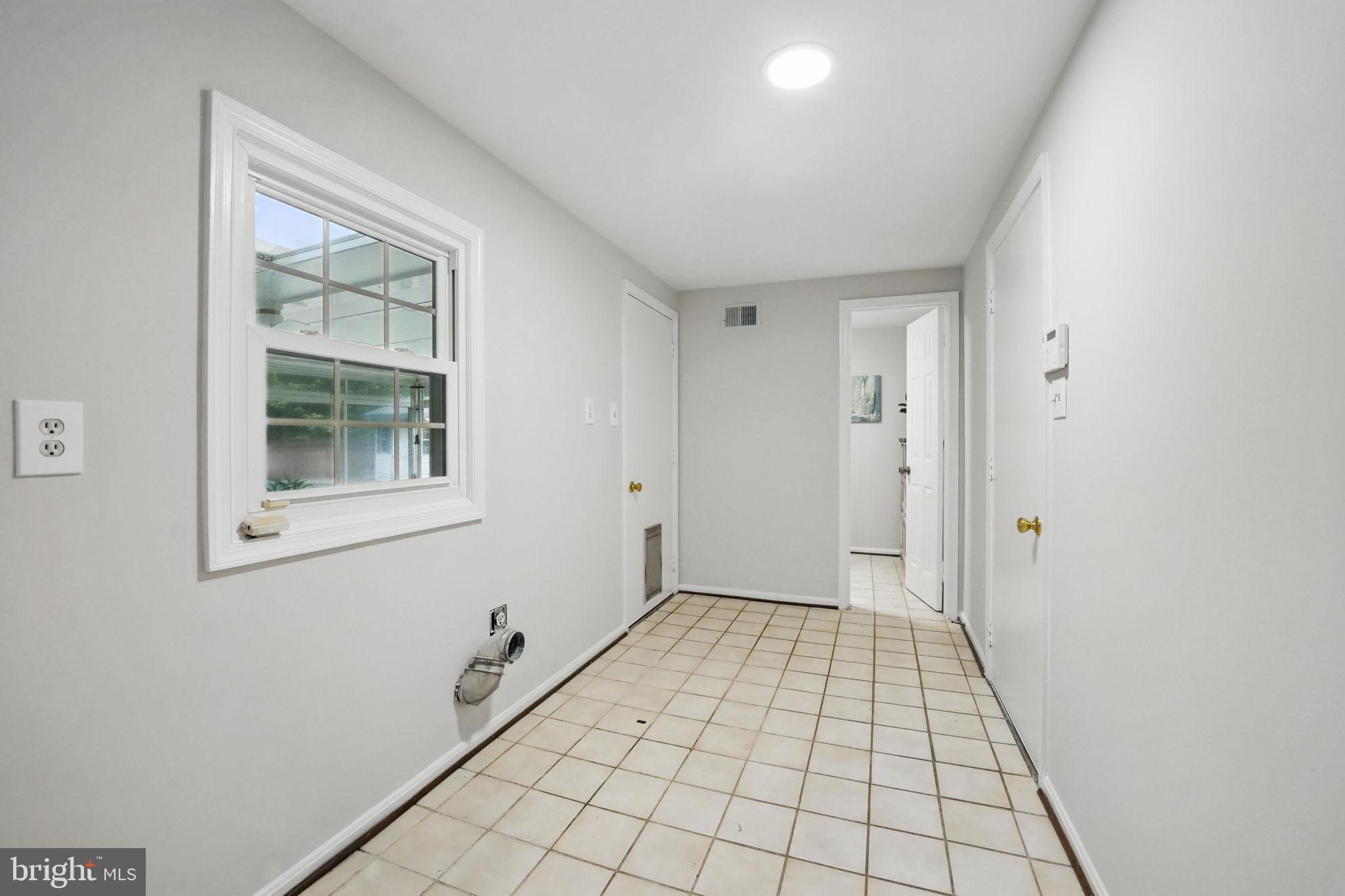 FOX MILL WOODS - Residential