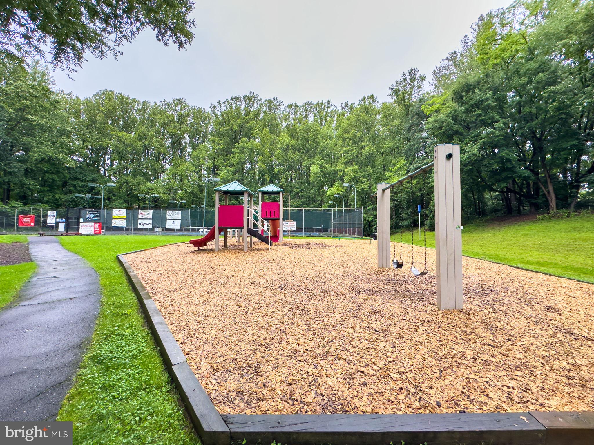 FOX MILL WOODS - Residential