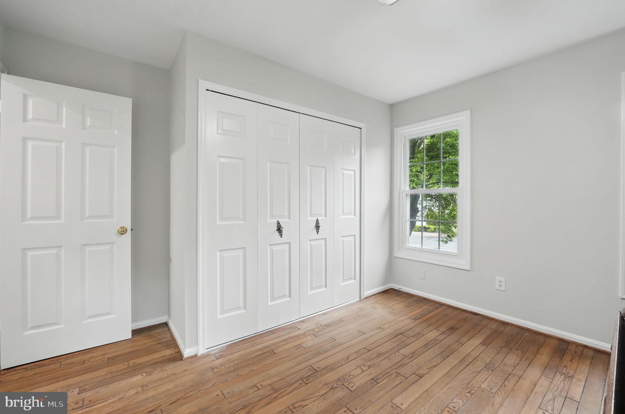 FOX MILL WOODS - Residential