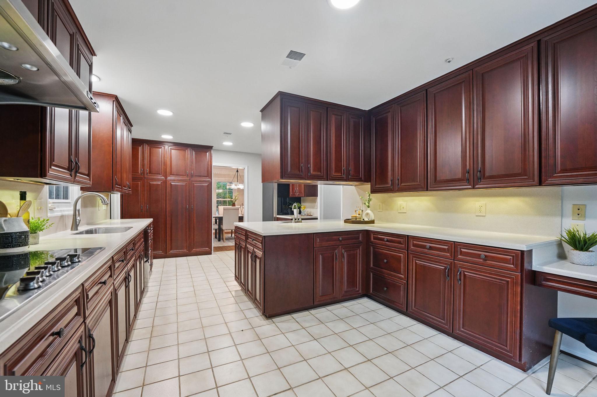 FOX MILL WOODS - Residential