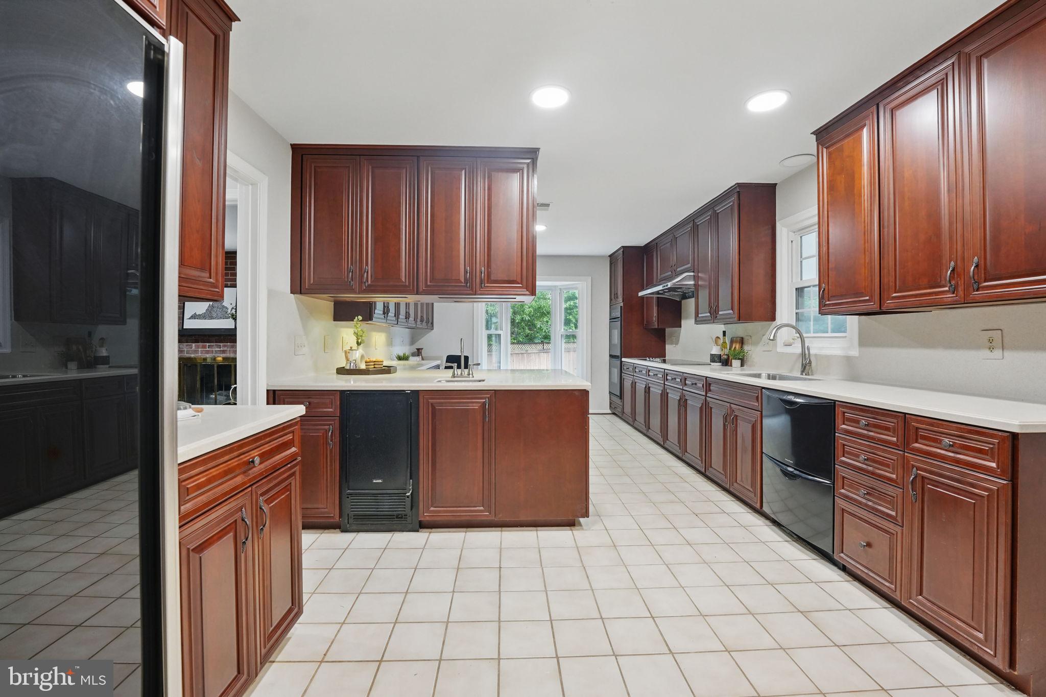 2624 BLACK FIR COURT