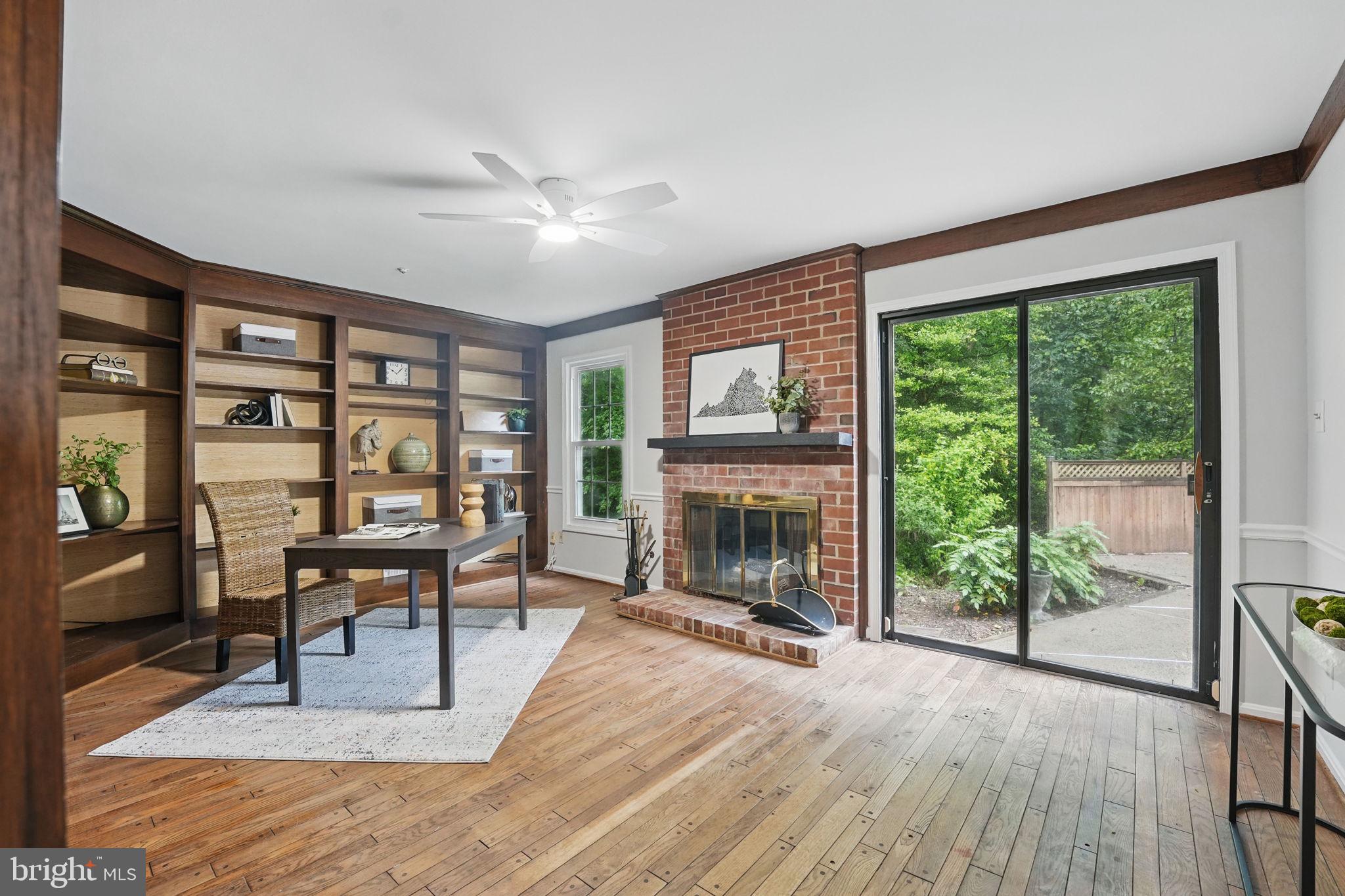 FOX MILL WOODS - Residential