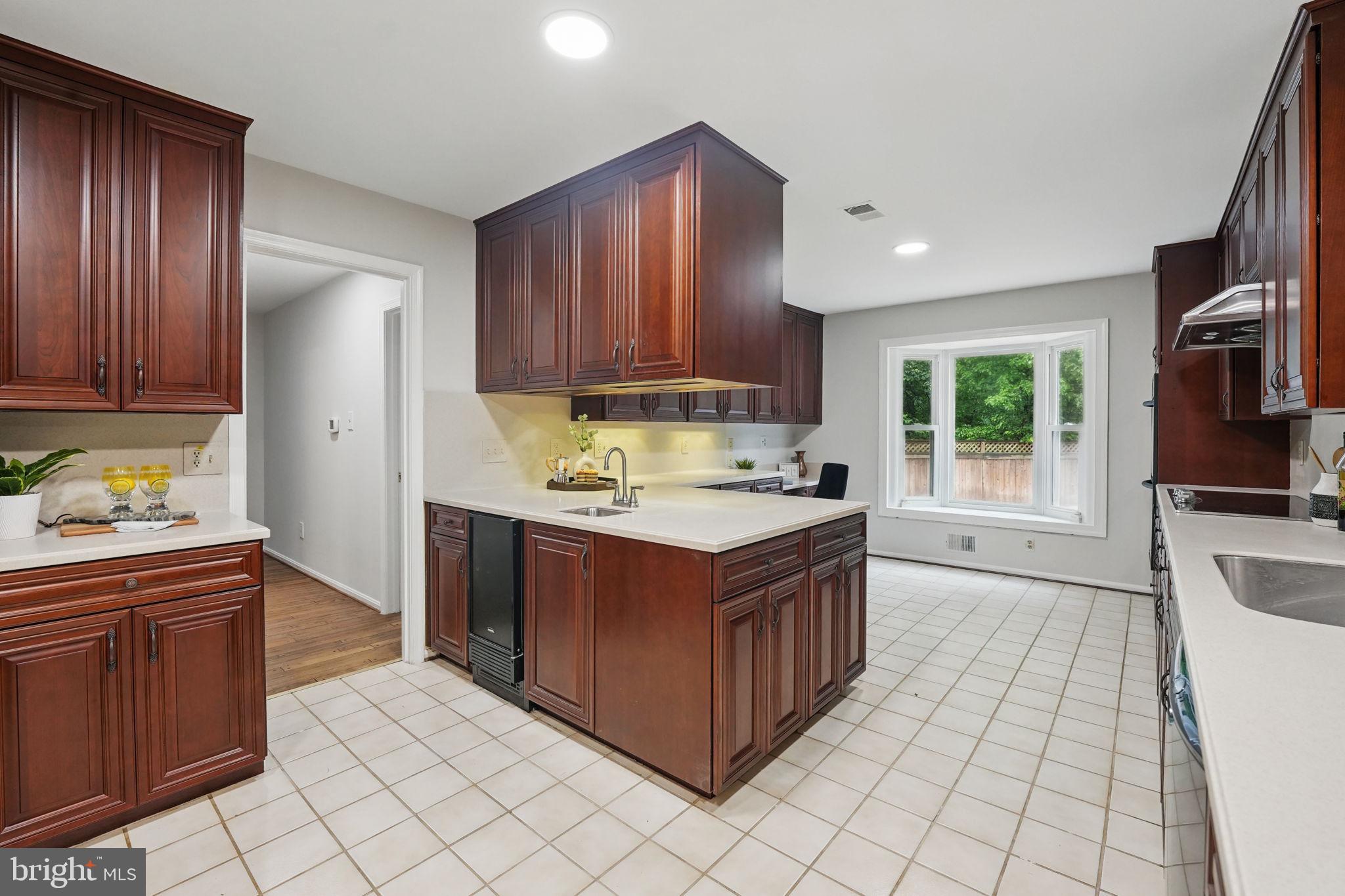 FOX MILL WOODS - Residential