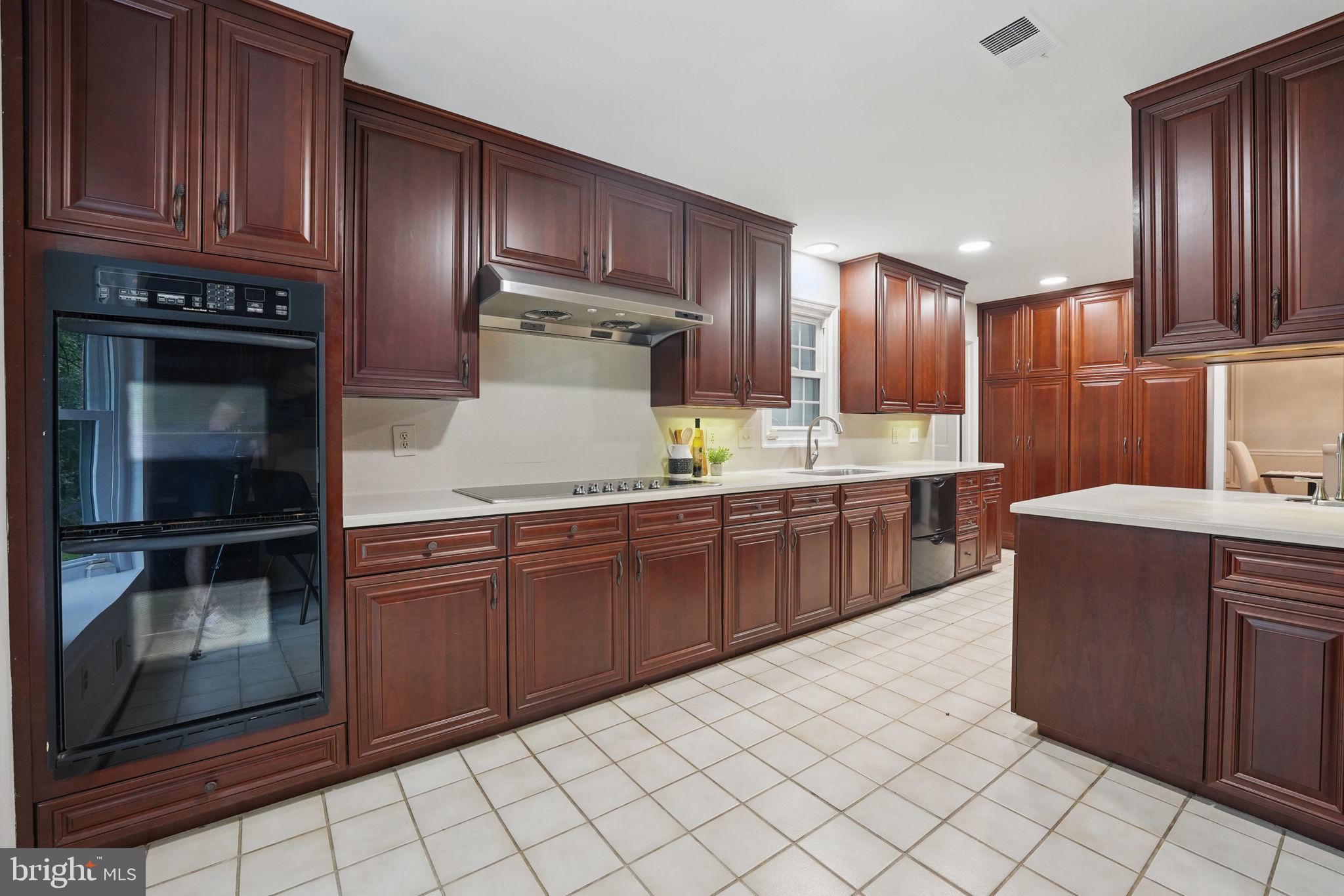 FOX MILL WOODS - Residential