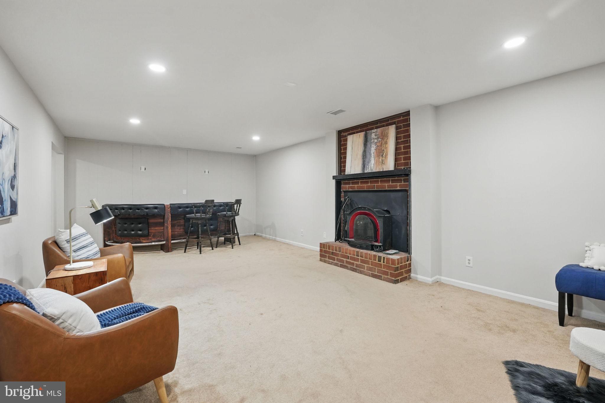 FOX MILL WOODS - Residential