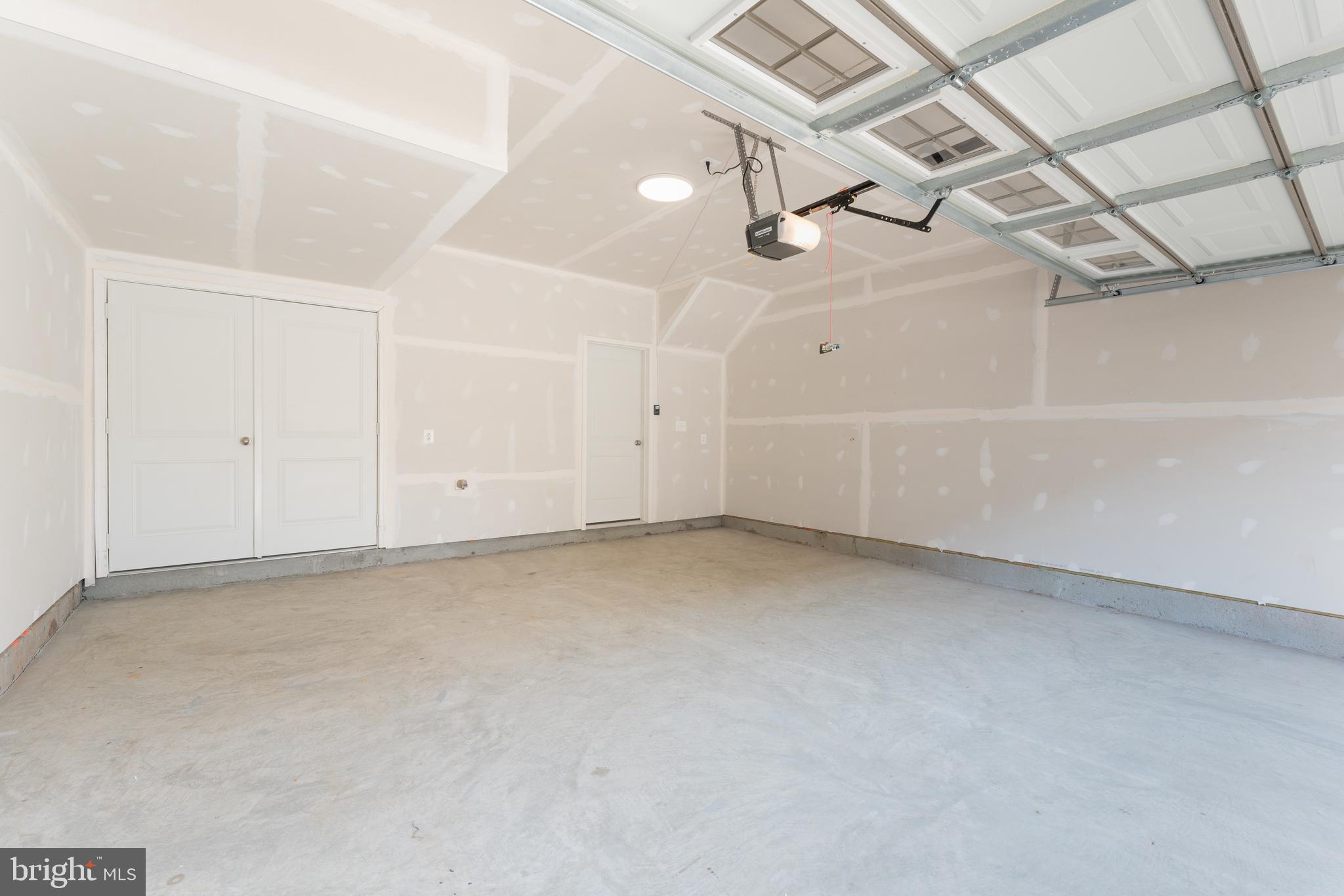 POTOMAC STATION MARKETPLACE - Residential Lease