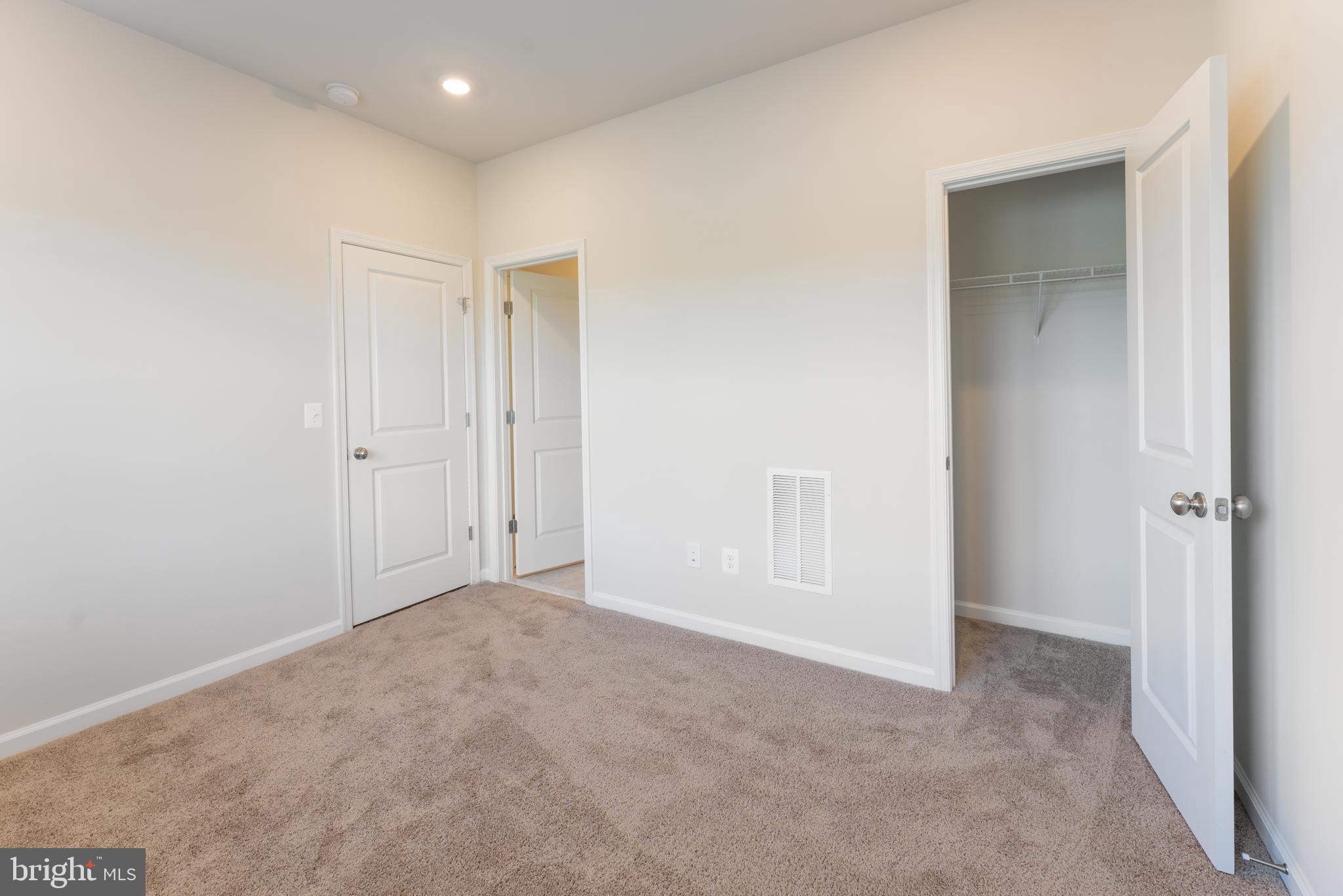 POTOMAC STATION MARKETPLACE - Residential Lease