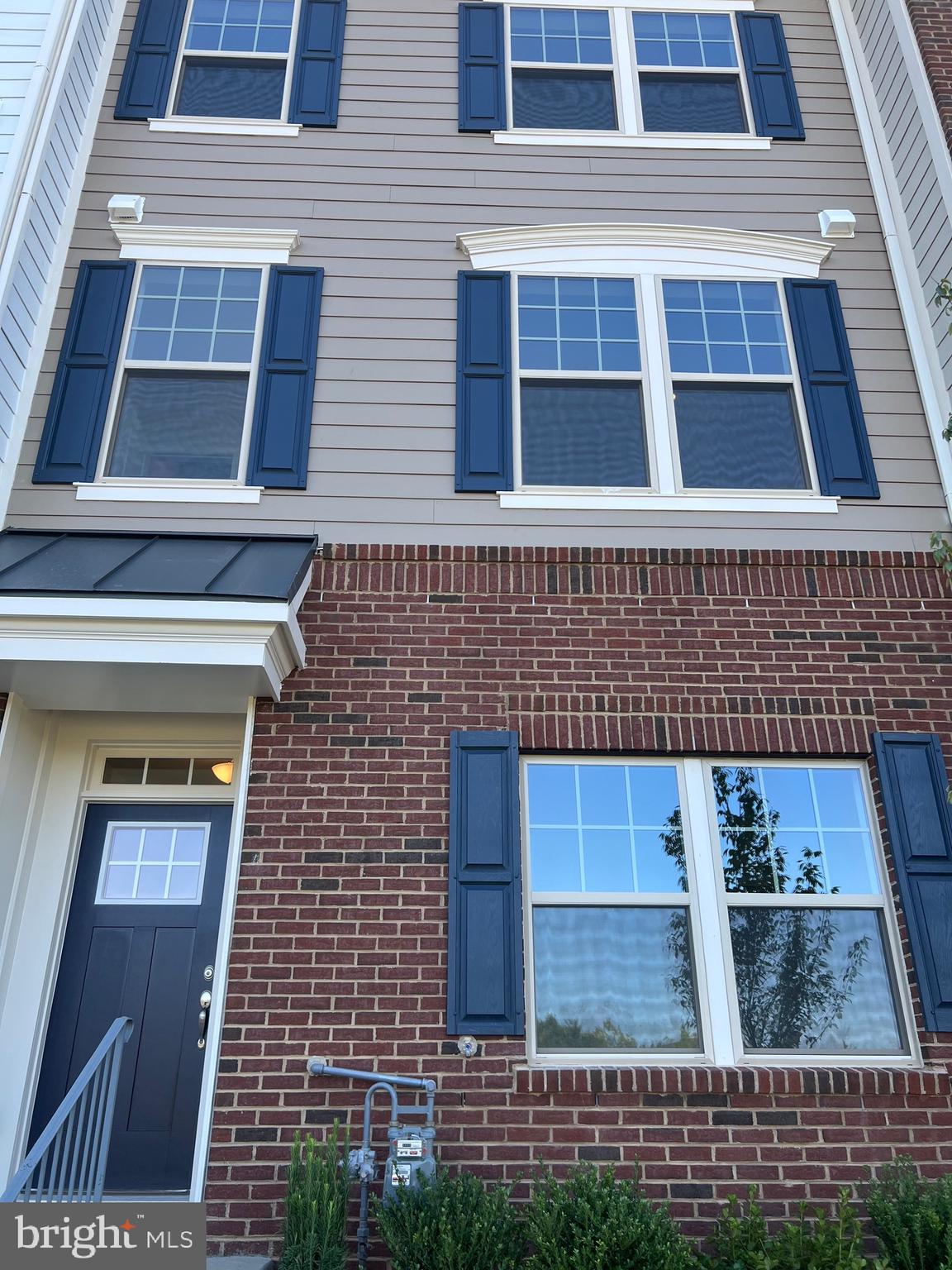 POTOMAC STATION MARKETPLACE - Residential Lease