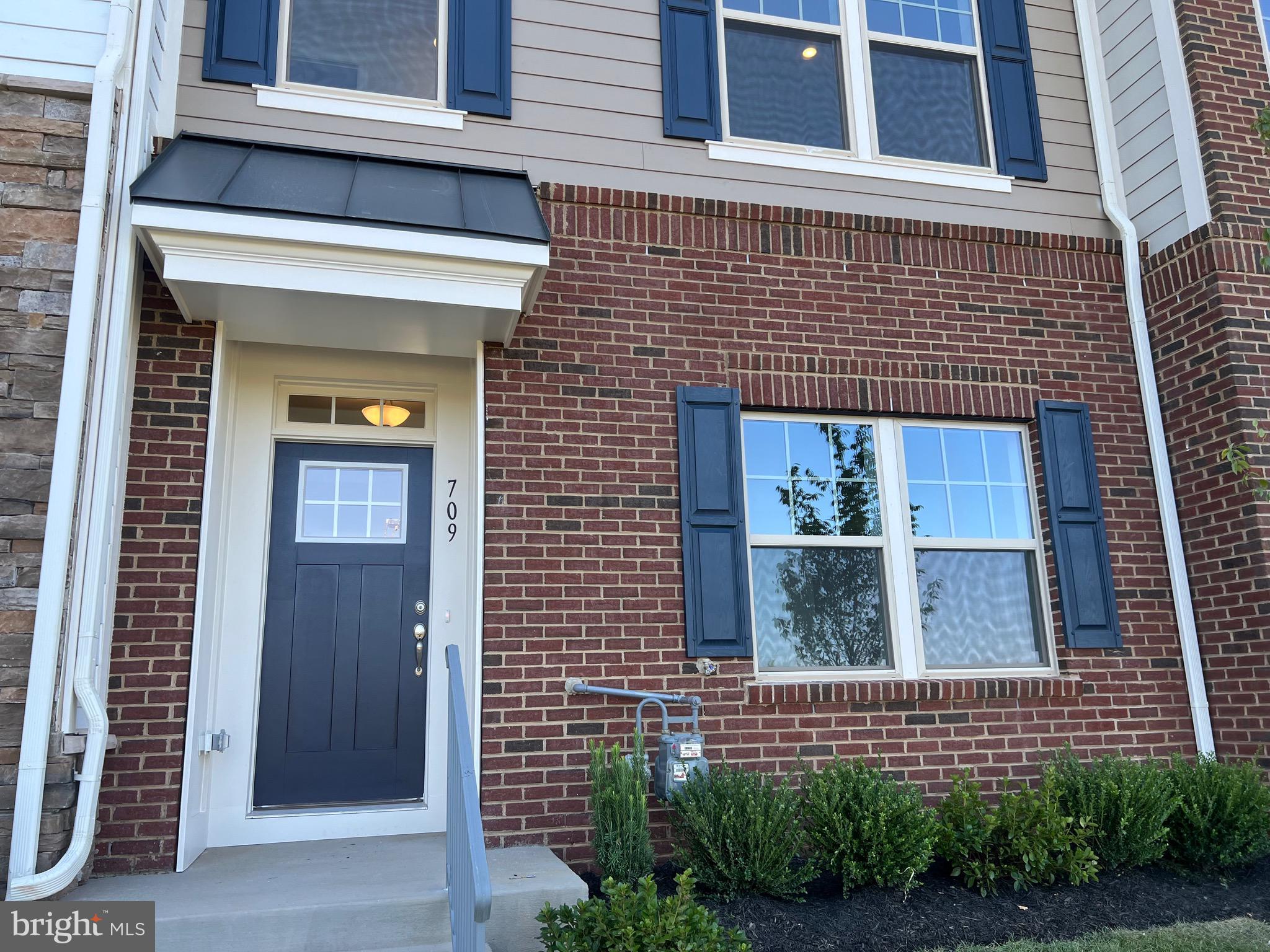 POTOMAC STATION MARKETPLACE - Residential Lease