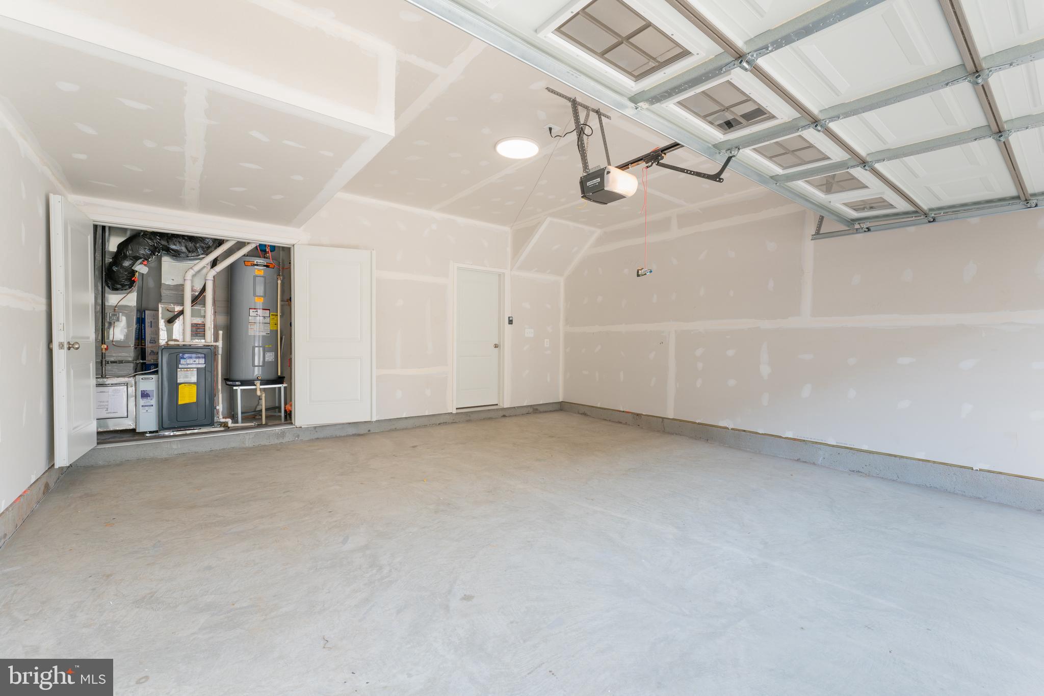 POTOMAC STATION MARKETPLACE - Residential Lease