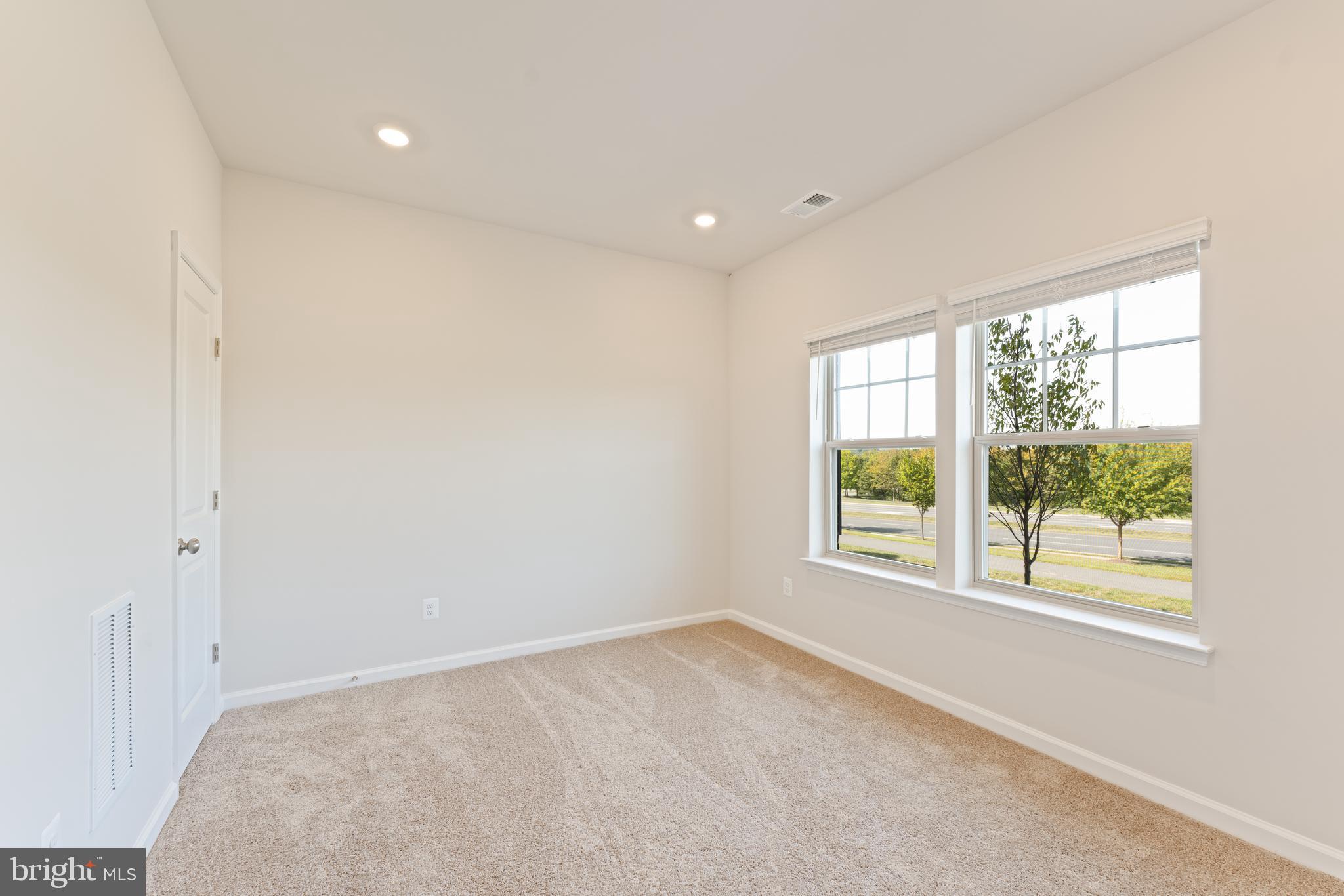 POTOMAC STATION MARKETPLACE - Residential Lease