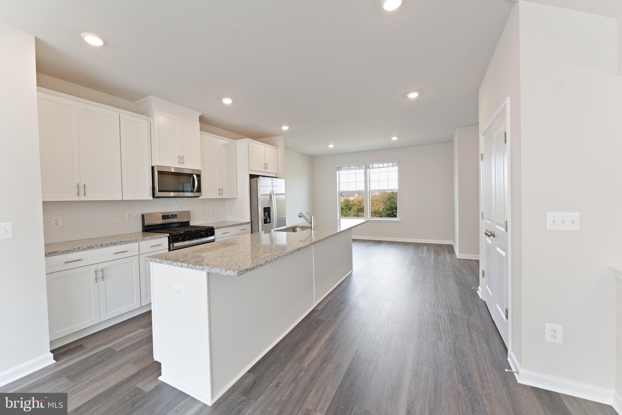 POTOMAC STATION MARKETPLACE - Residential Lease