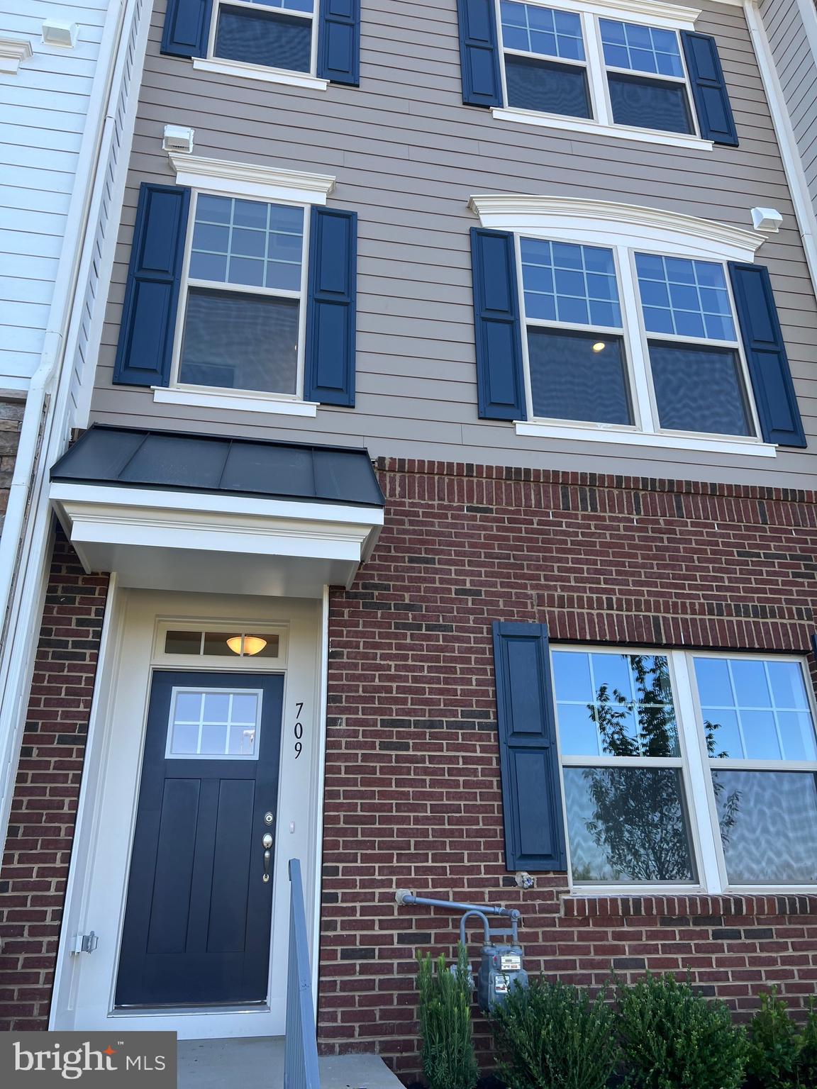 POTOMAC STATION MARKETPLACE - Residential Lease