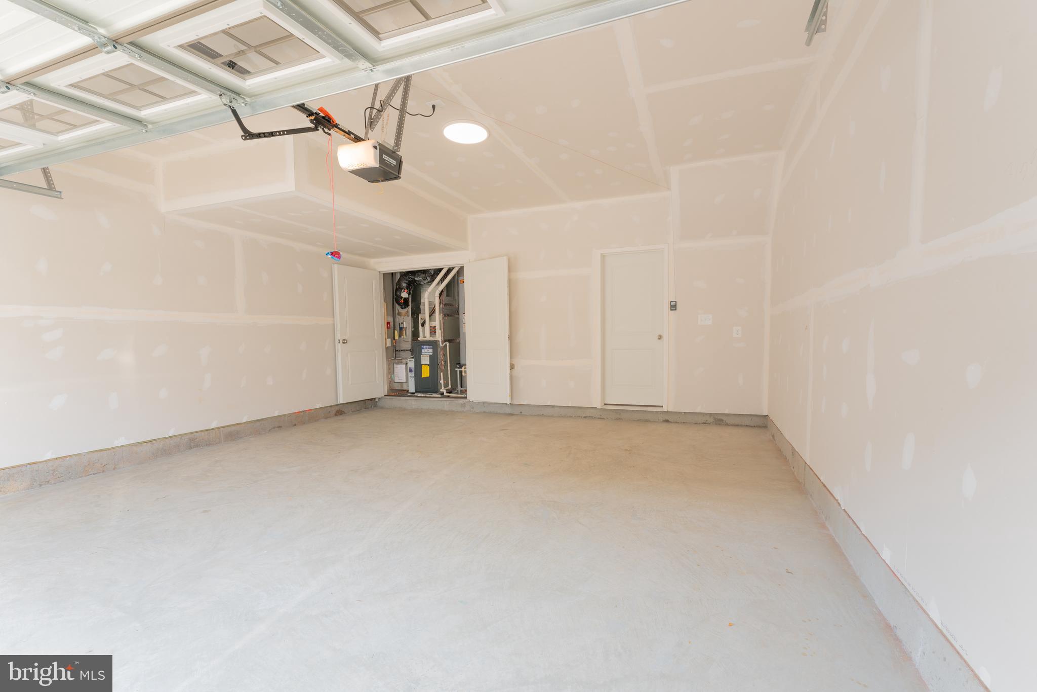 POTOMAC STATION MARKETPLACE - Residential Lease