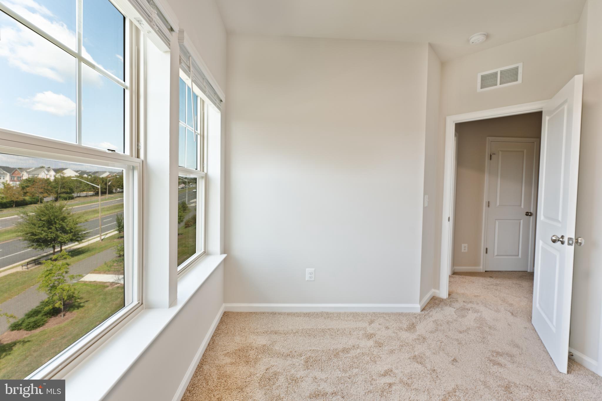 POTOMAC STATION MARKETPLACE - Residential Lease