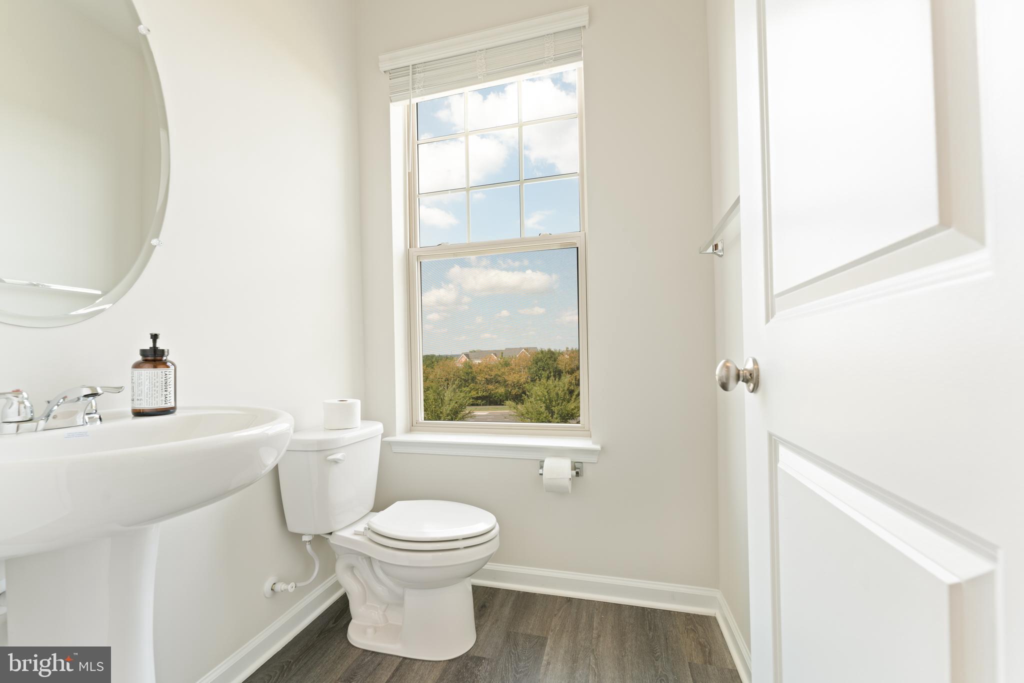 POTOMAC STATION MARKETPLACE - Residential Lease