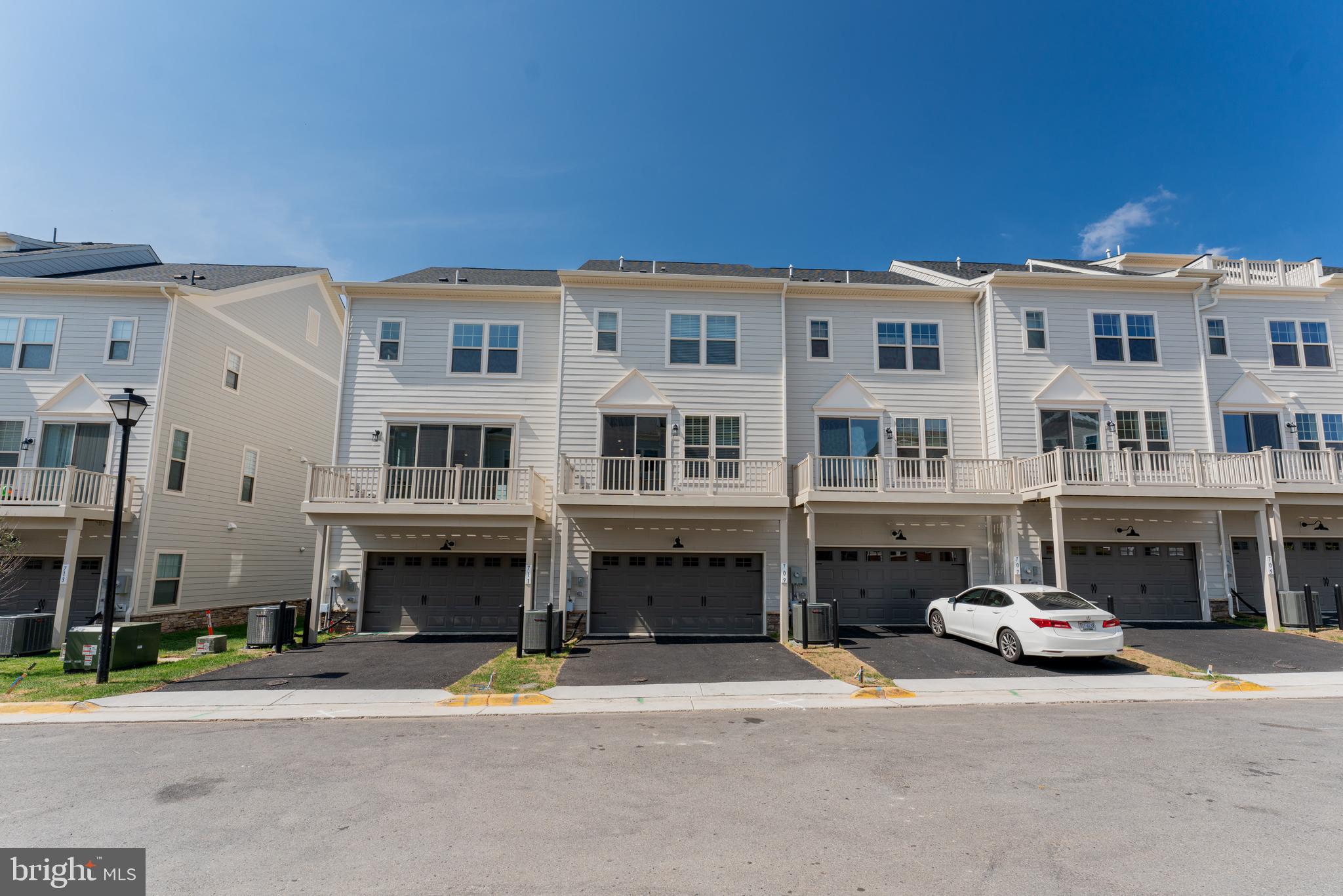 POTOMAC STATION MARKETPLACE - Residential Lease