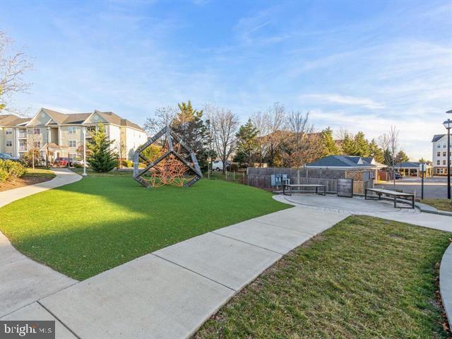 POTOMAC STATION MARKETPLACE - Residential Lease