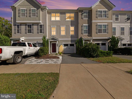 1512 HUDGINS FARM CIR, FREDERICKSBURG, VA 22408 - Image ea5d703e05a8e4f6bbfac569ecb4ad0c/1437595526