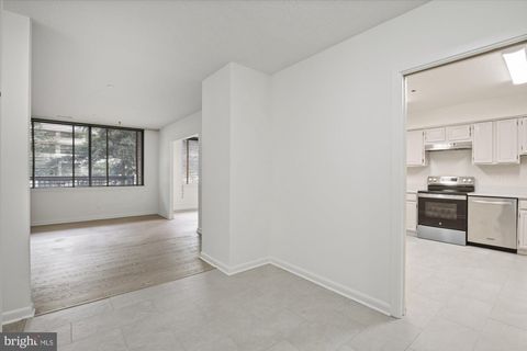 3709 SOUTH GEORGE MASON DRIVE 114 FALLS CHURCH VA 22041