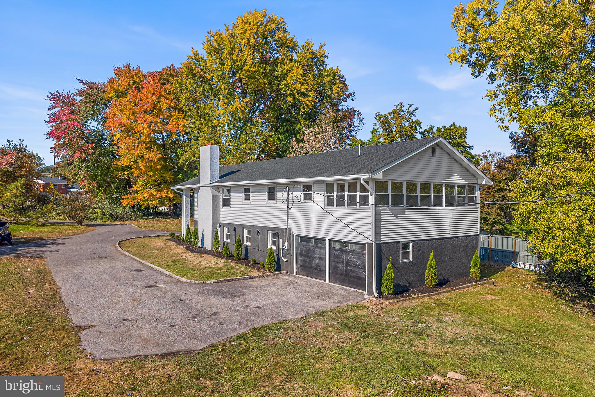 641 W SPROUL ROAD