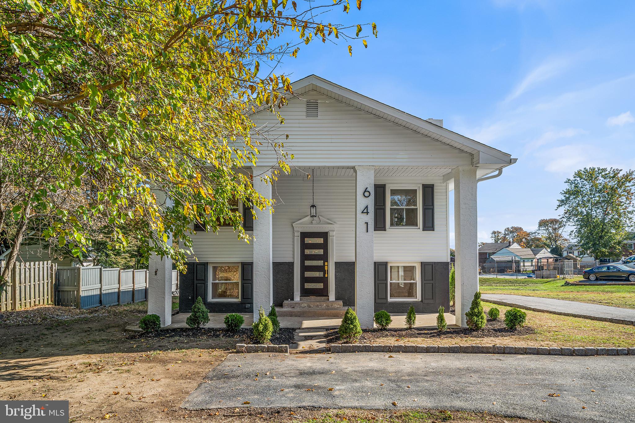 641 W SPROUL ROAD