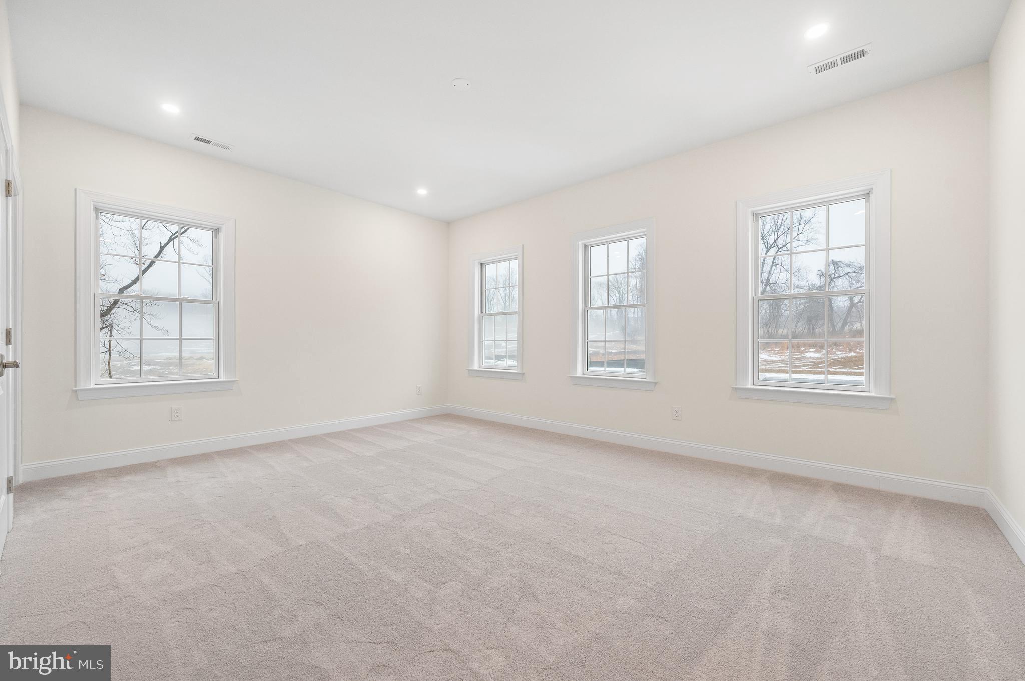 VILLAGE OF FOUR SEASONS - Residential