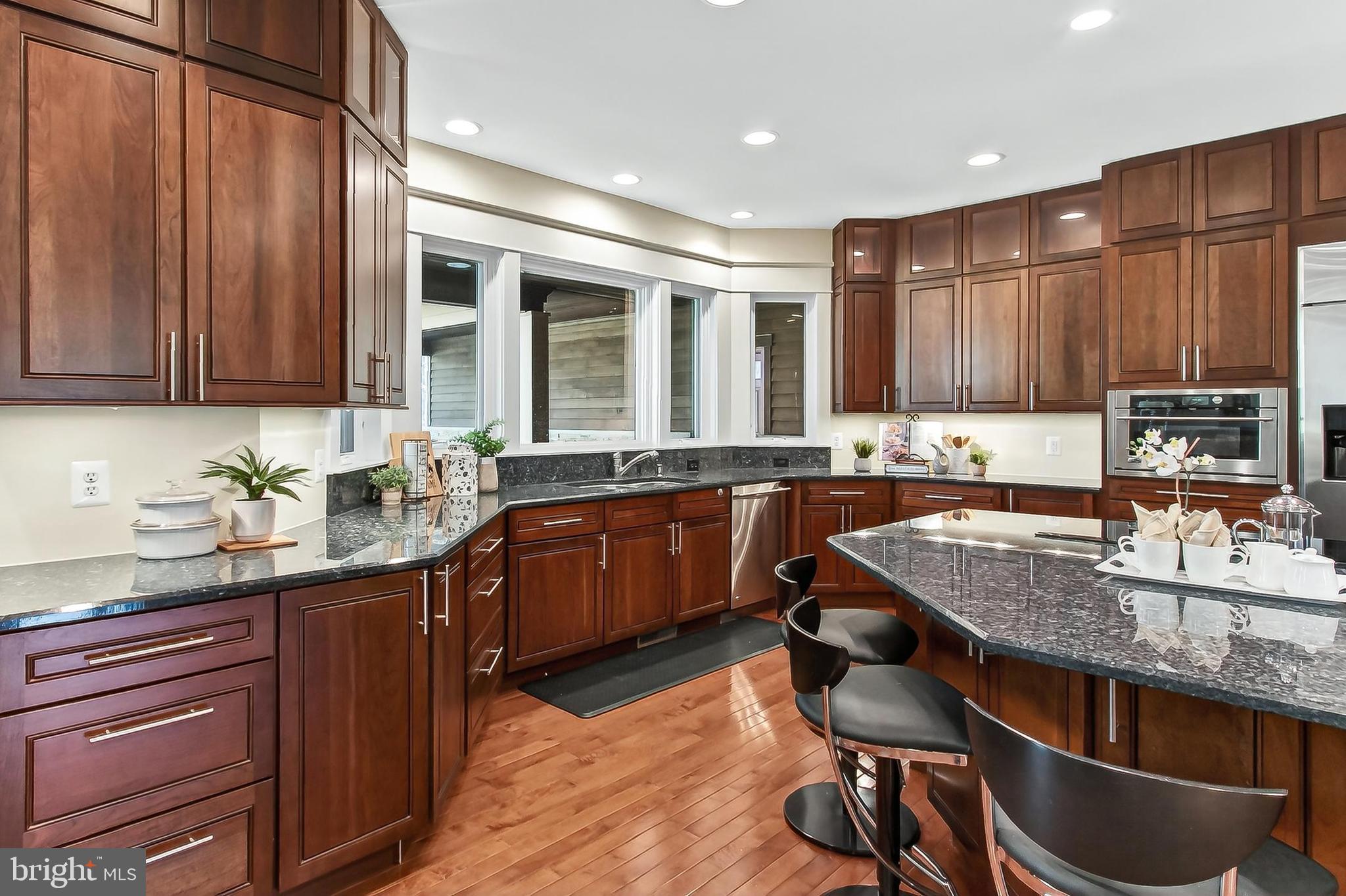 THE SINGING WOODS - Residential