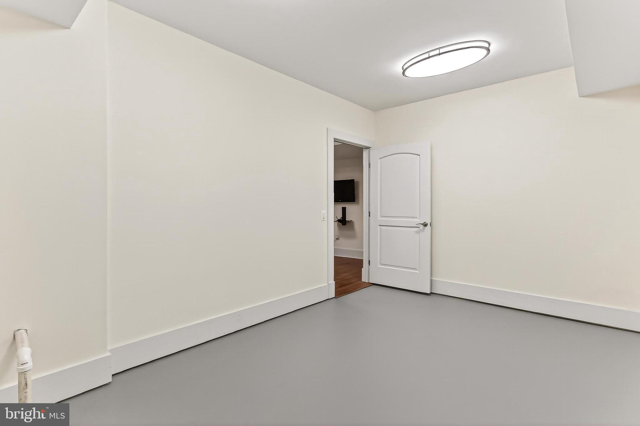 THE SINGING WOODS - Residential