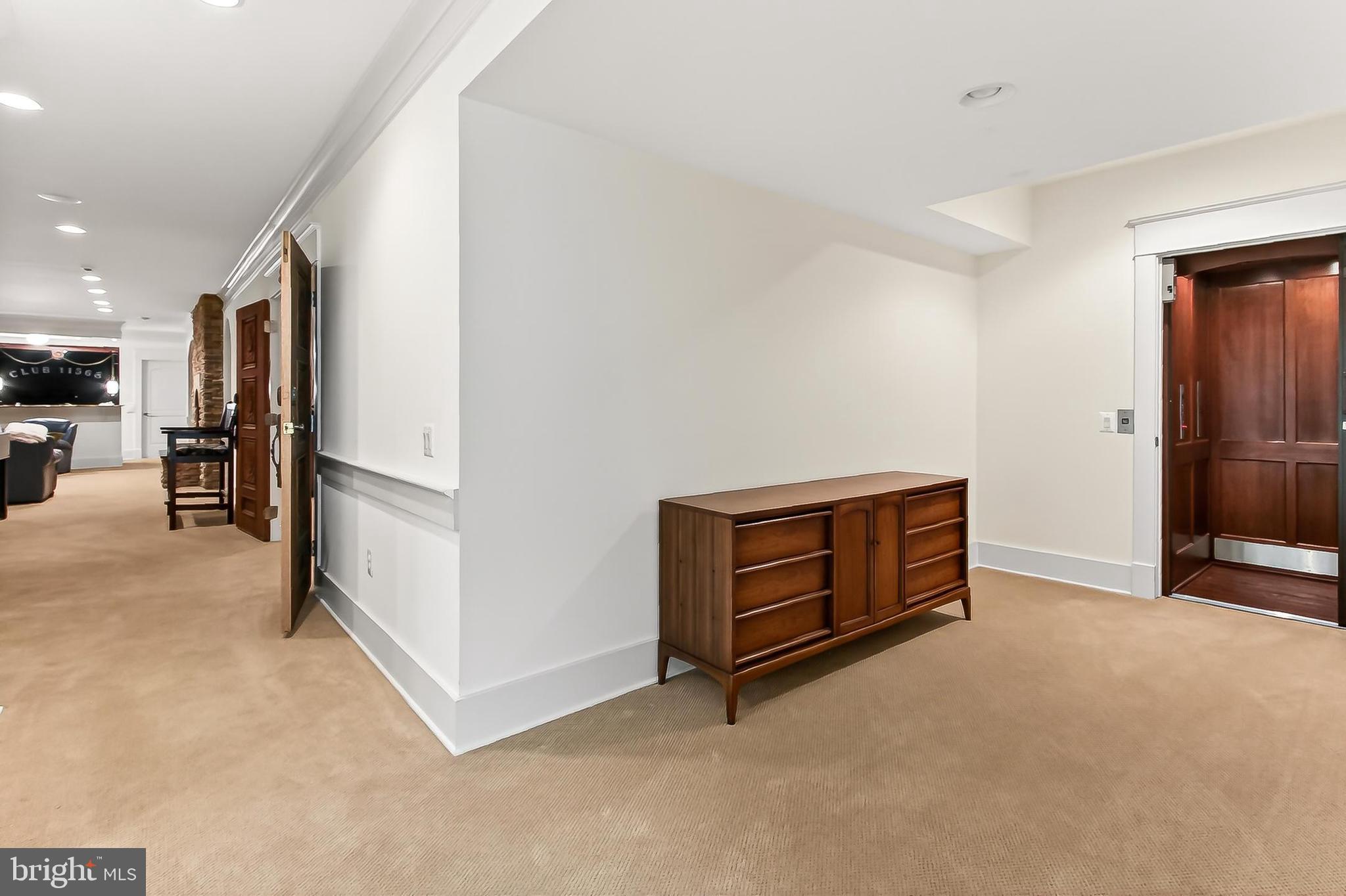 THE SINGING WOODS - Residential