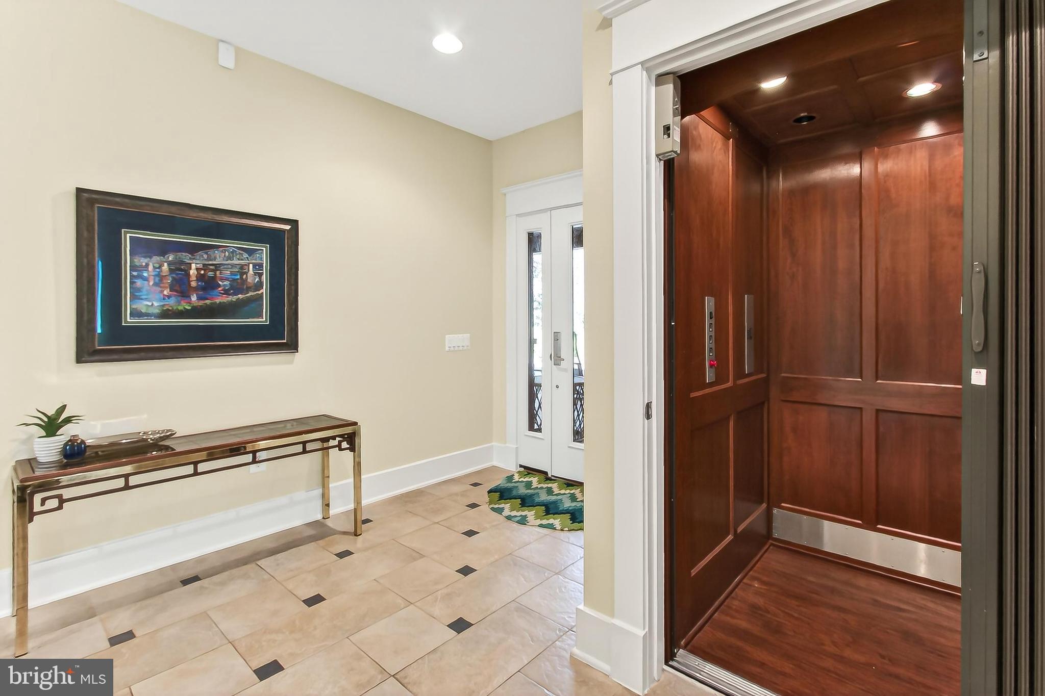 THE SINGING WOODS - Residential