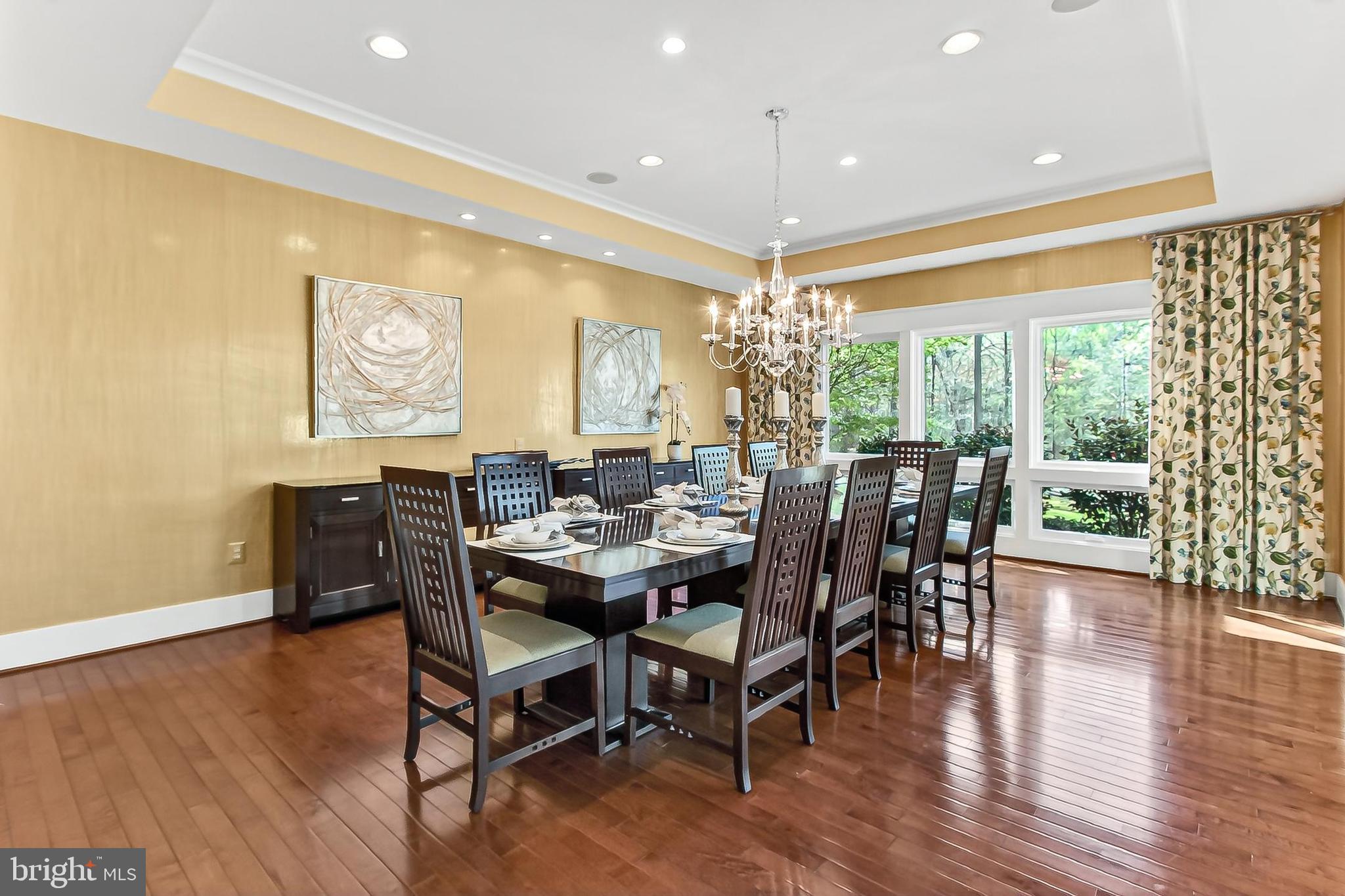 THE SINGING WOODS - Residential