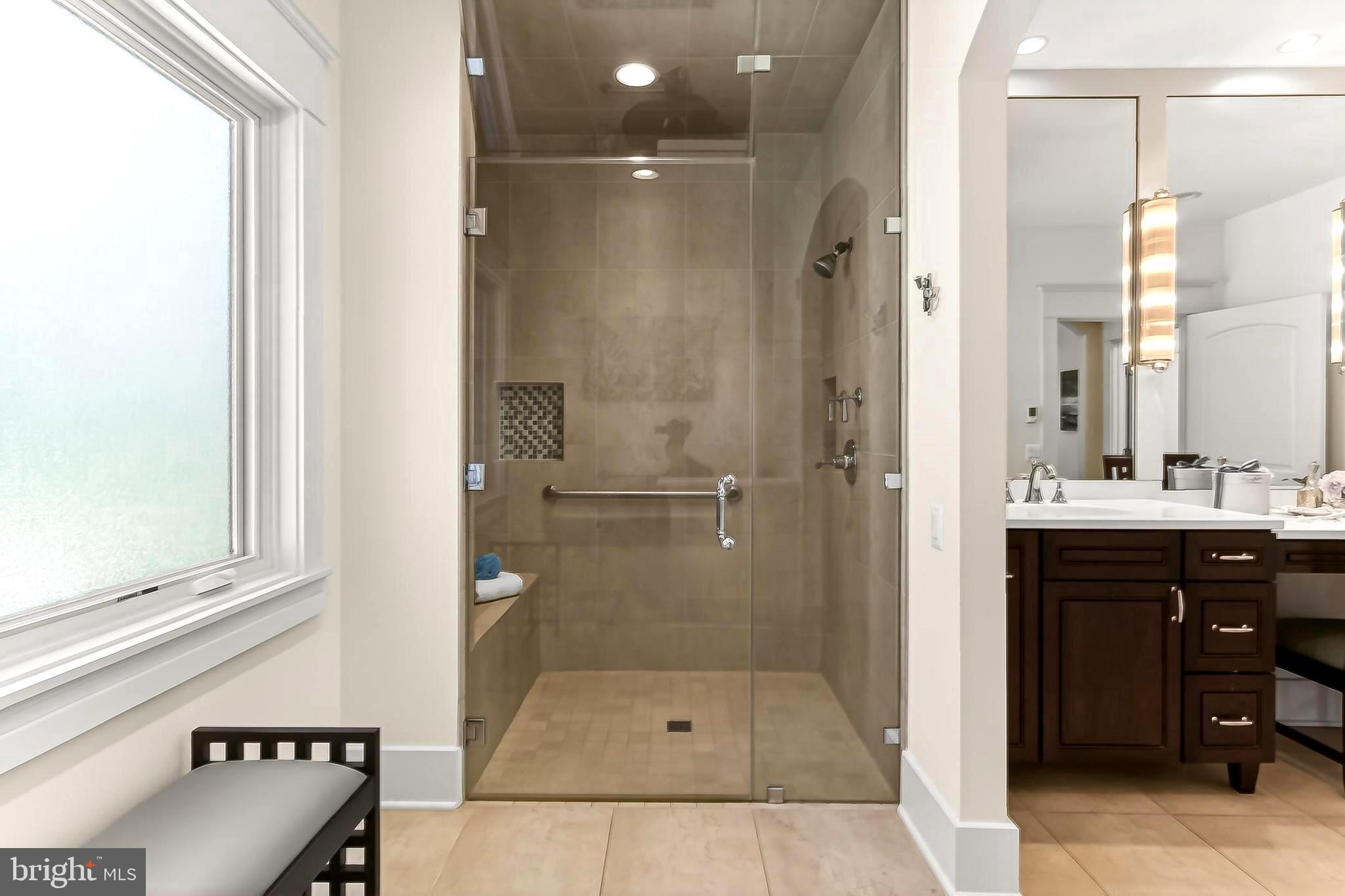 THE SINGING WOODS - Residential