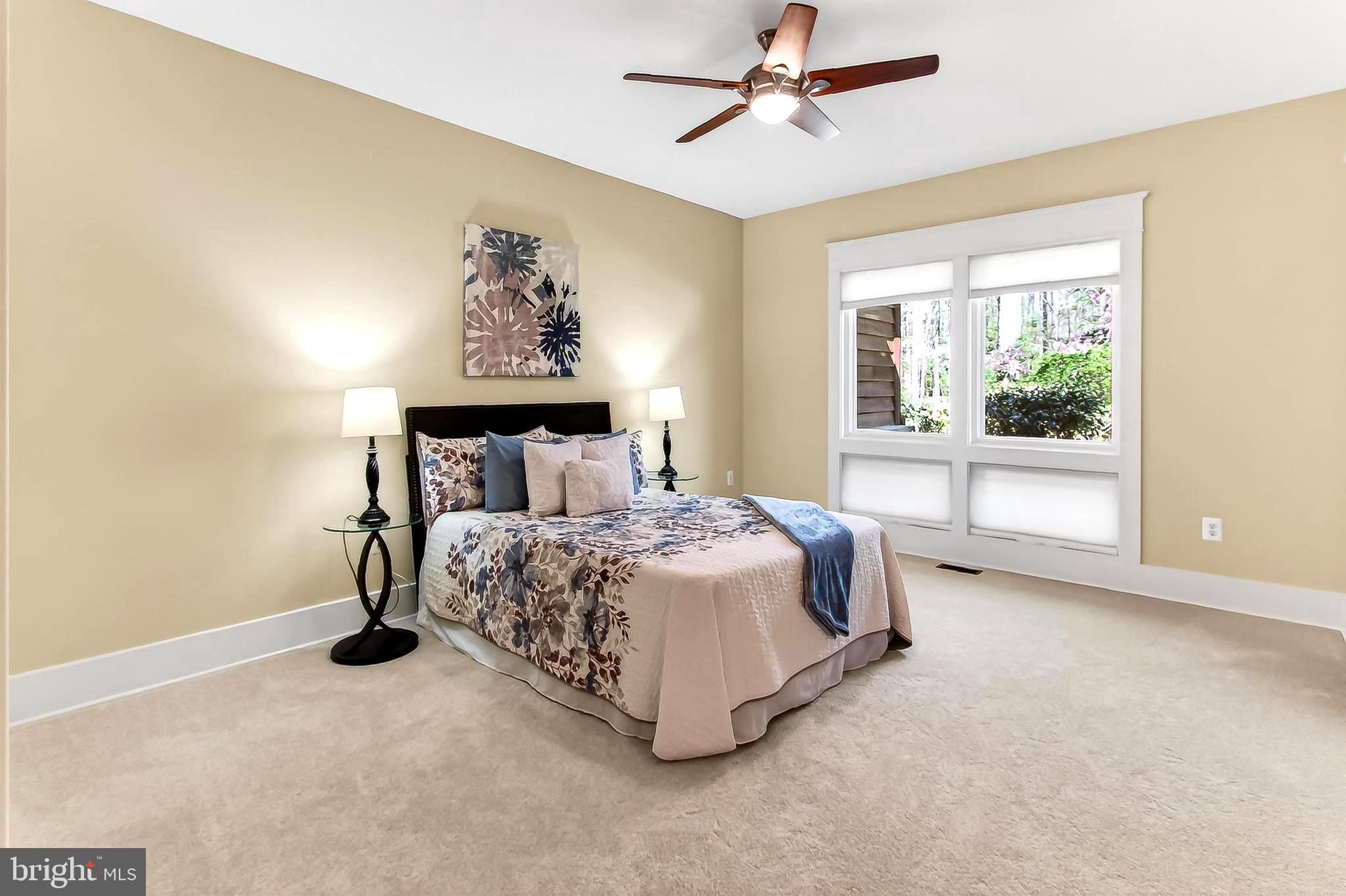 THE SINGING WOODS - Residential