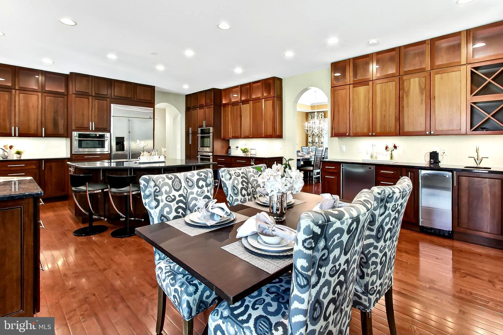 THE SINGING WOODS - Residential