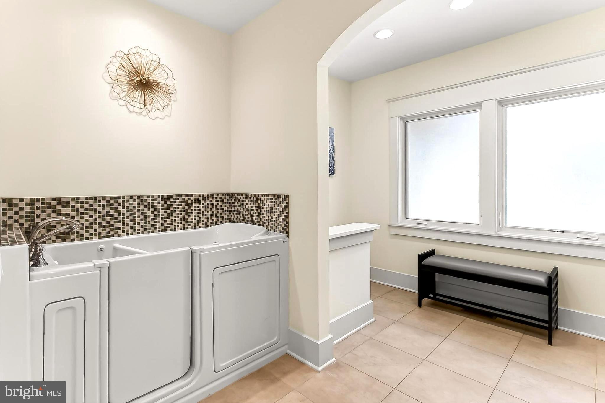 THE SINGING WOODS - Residential