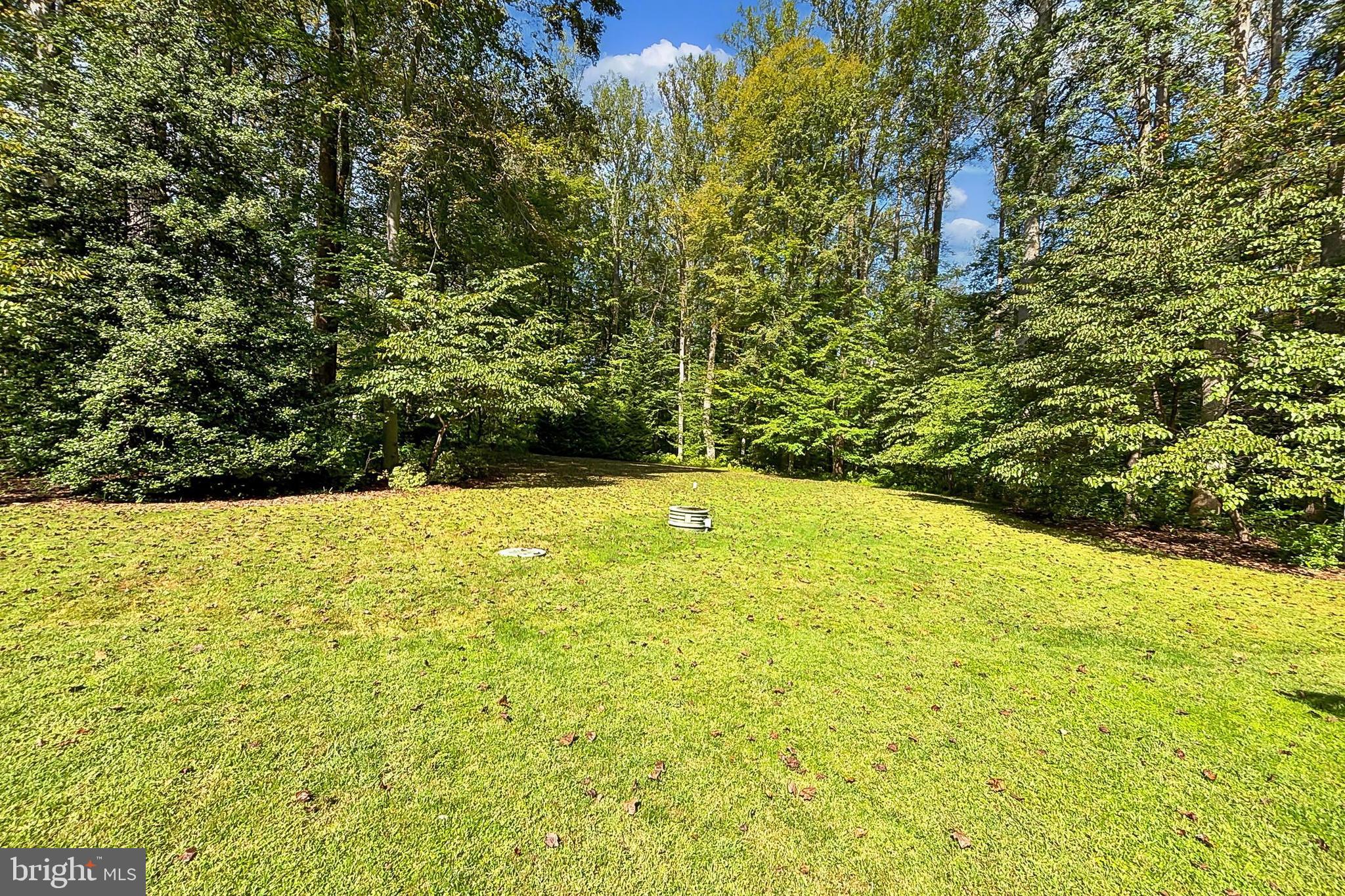 THE SINGING WOODS - Residential