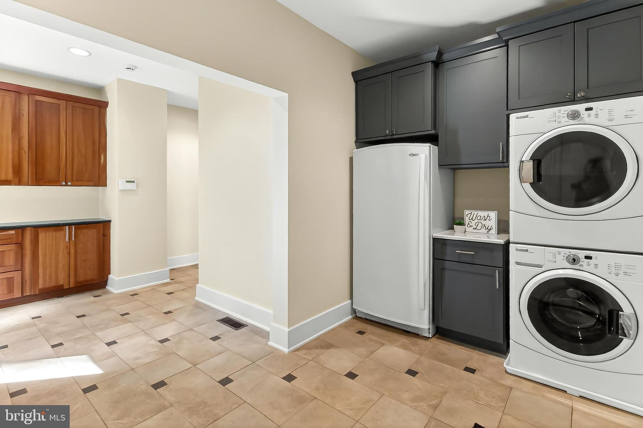 THE SINGING WOODS - Residential