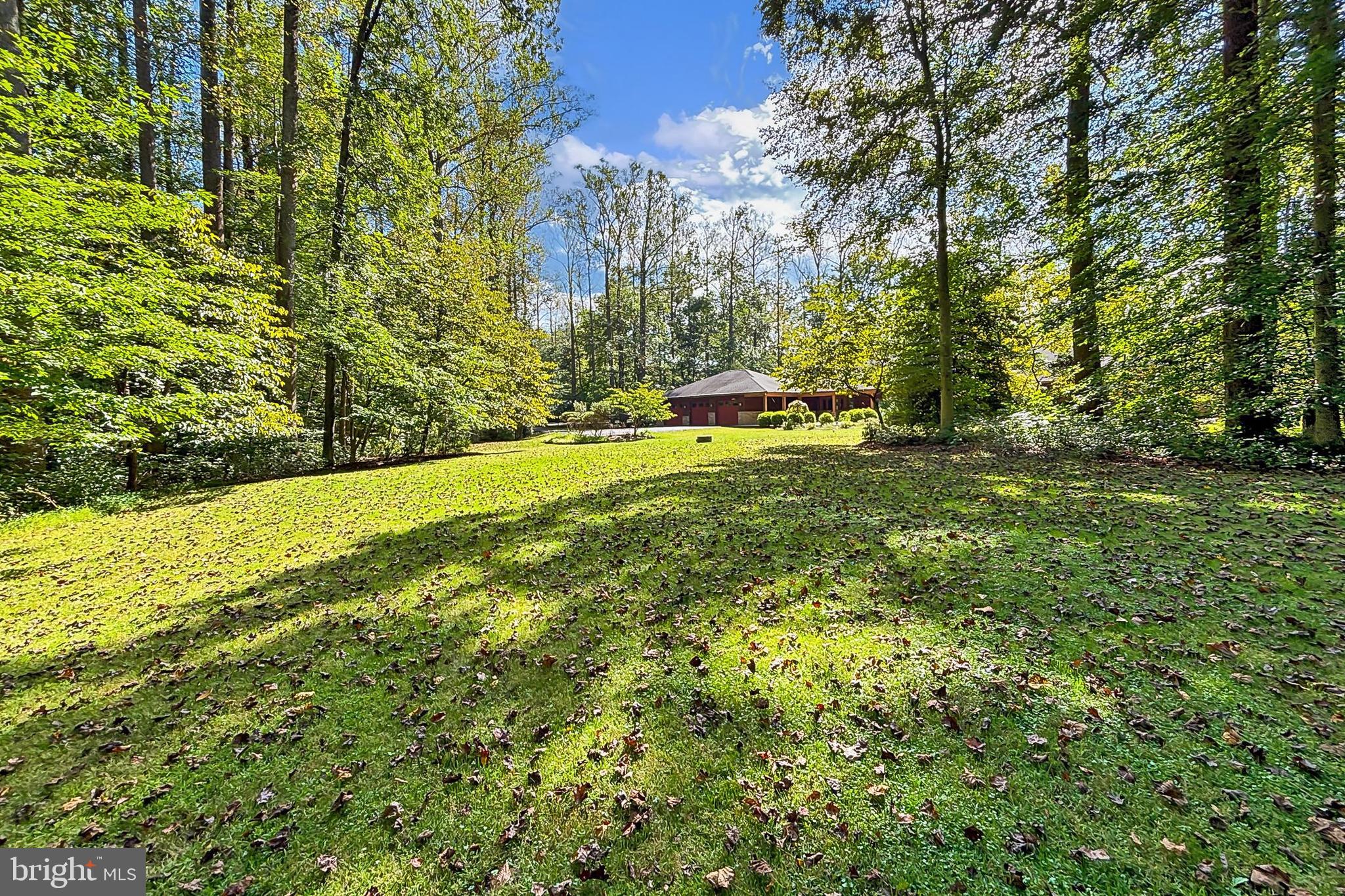 THE SINGING WOODS - Residential