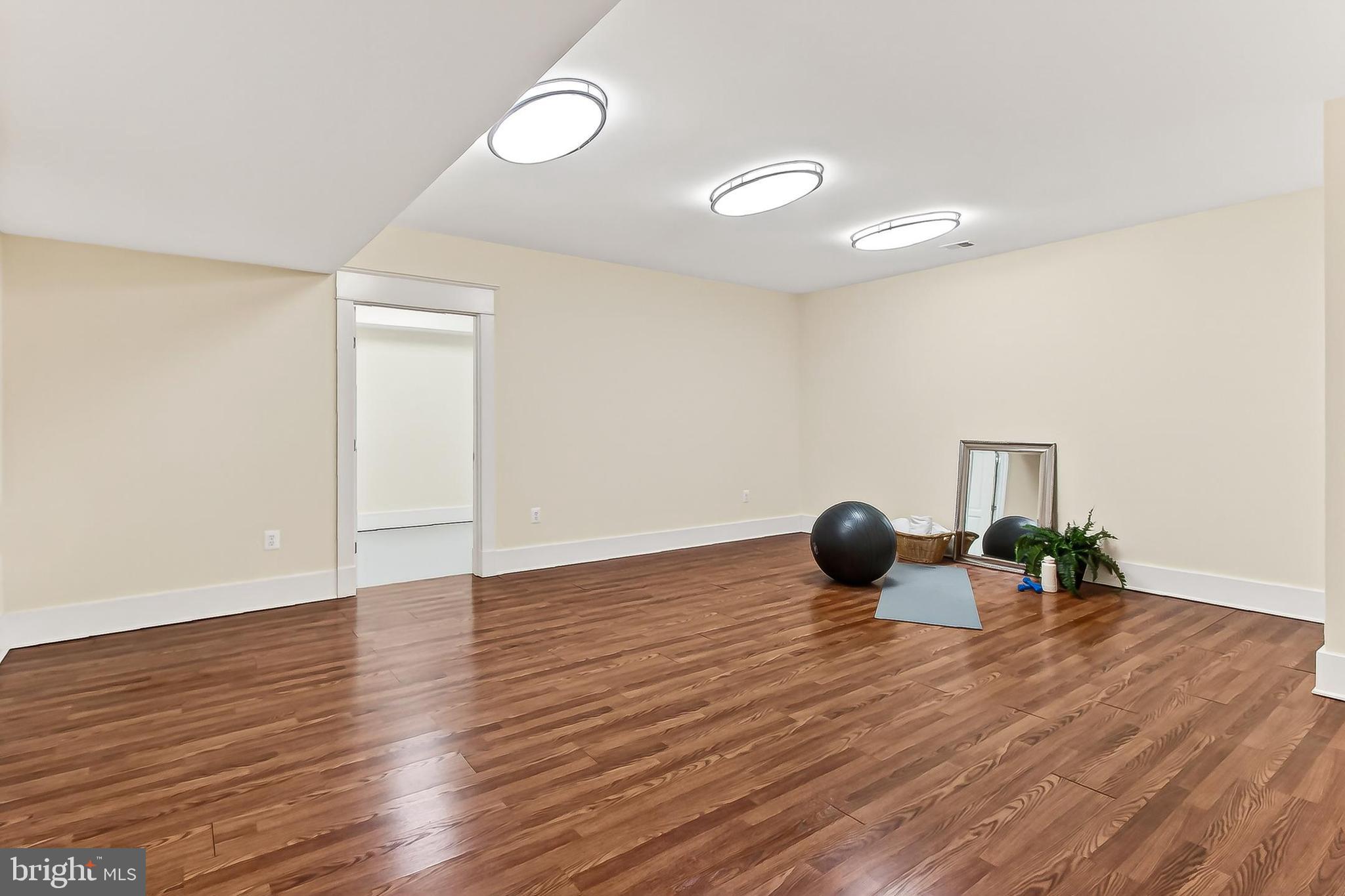 THE SINGING WOODS - Residential