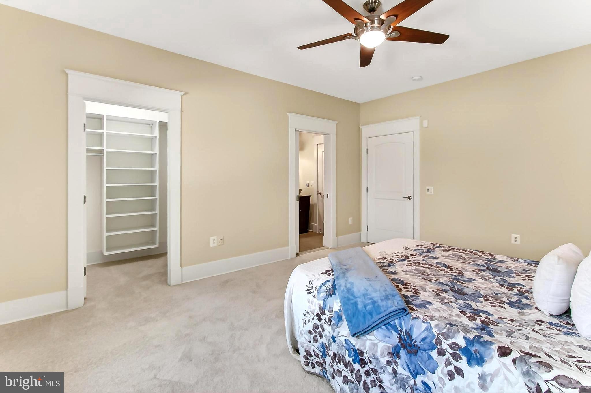 THE SINGING WOODS - Residential